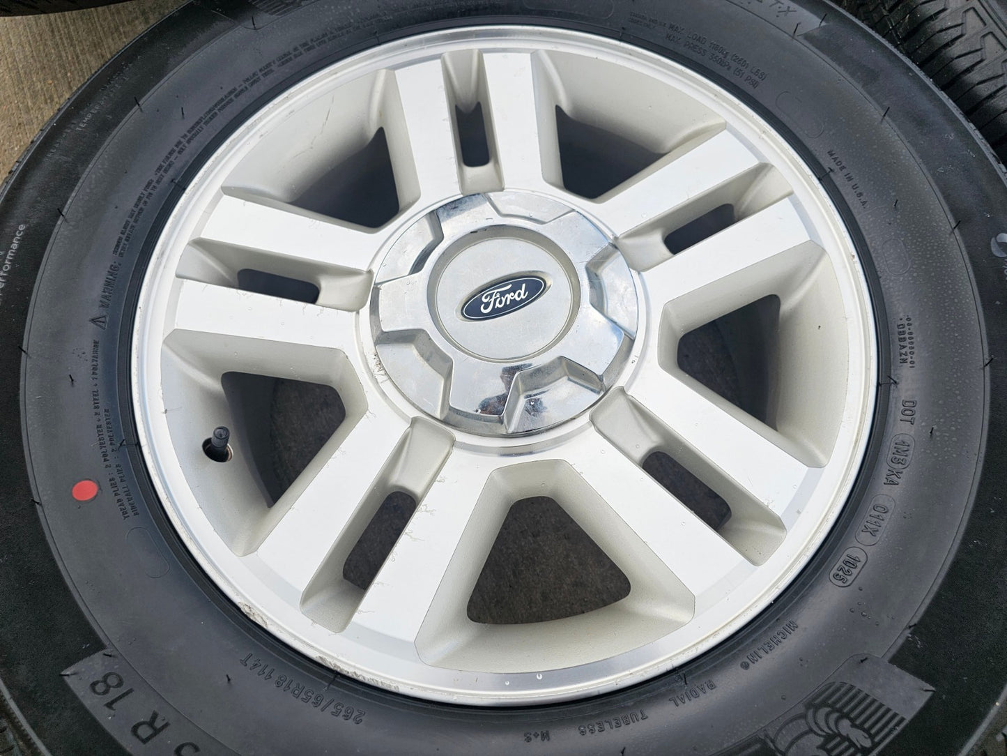 18" Ford F-150 Expedition OEM 3559 rims wheels tires NEW MICHELIN