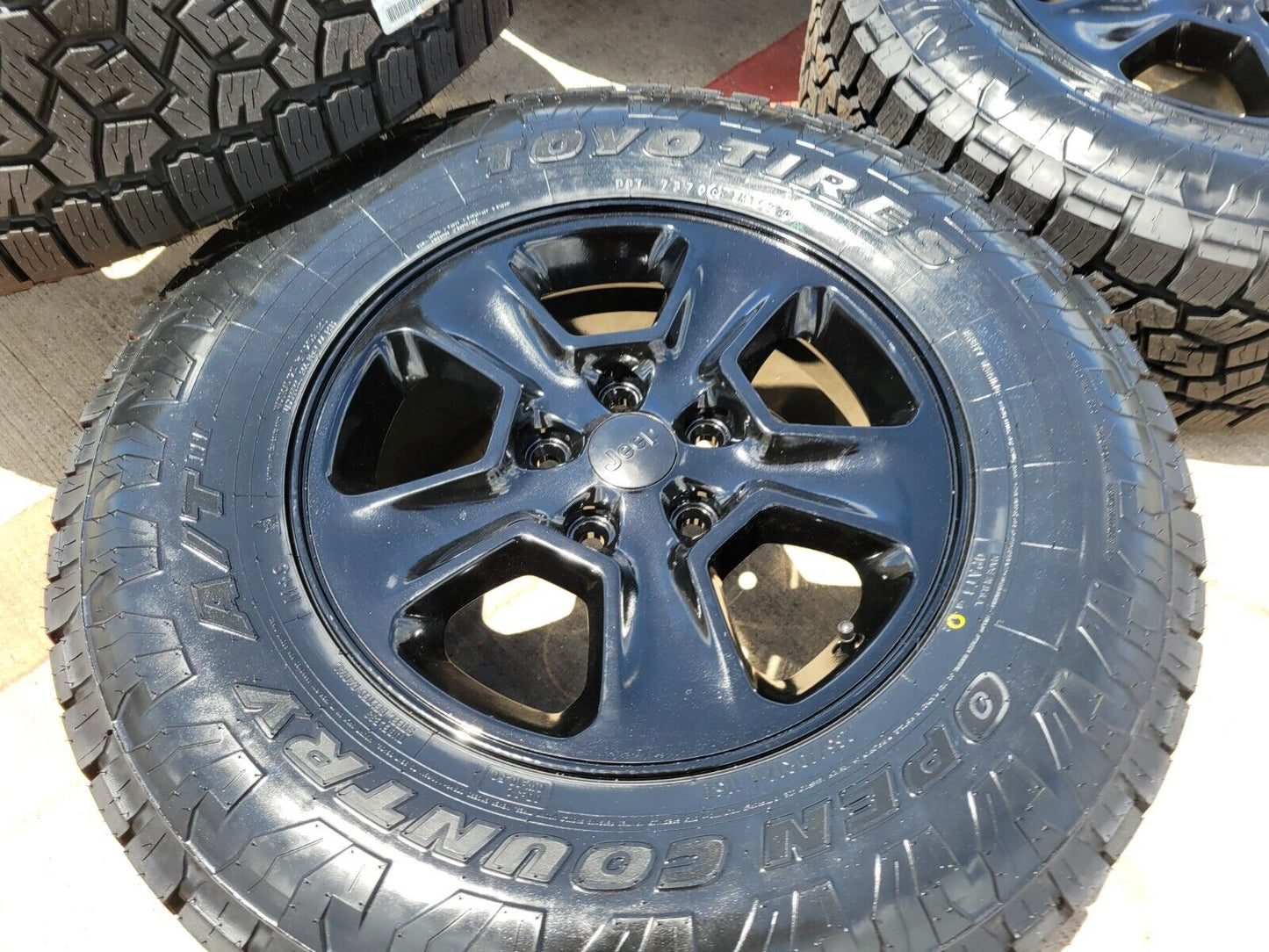 17" Jeep Grand Cherokee OEM wheels rims 9135 black NEW