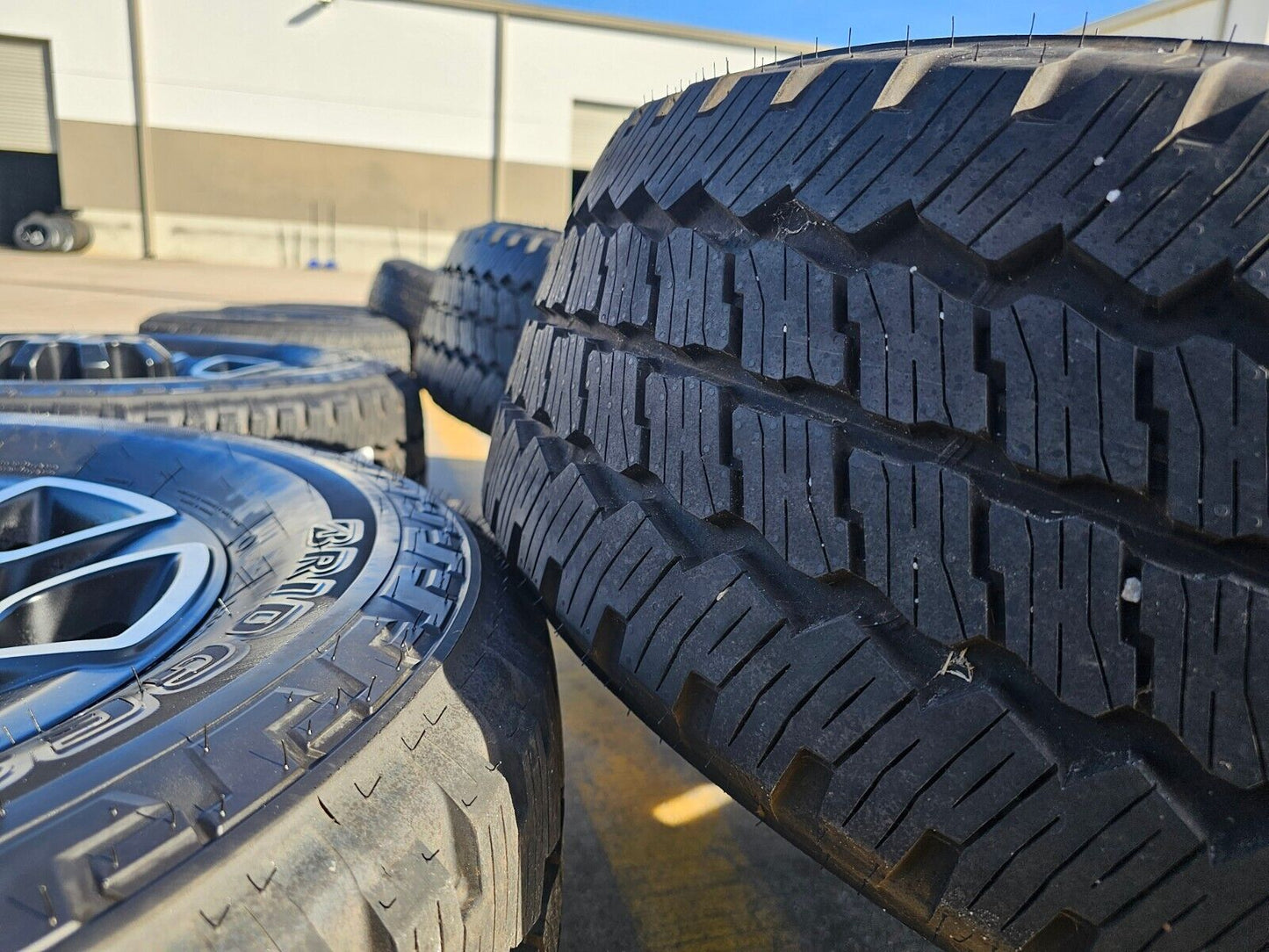 20" Ford F-250 F-350 OEM Lariat Platinum wheels rims 10486 tires 2024 2025 NEW