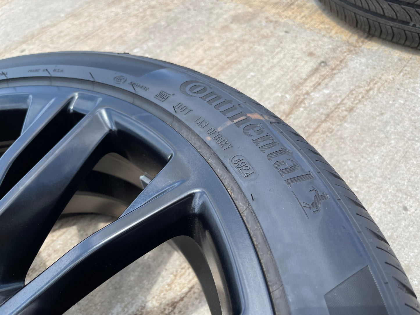 20" Cadillac XT4 OEM wheel rim tire 2023 2024 2025 2026 NEW