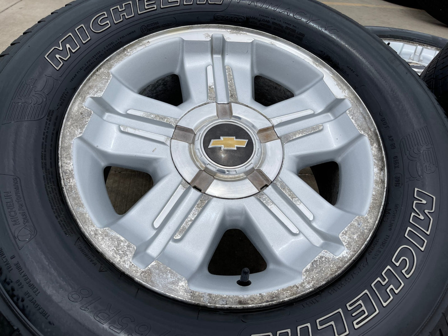 18" Chevy Tahoe Suburban Z71 OEM 5300 wheels rims tires Silverado 1500