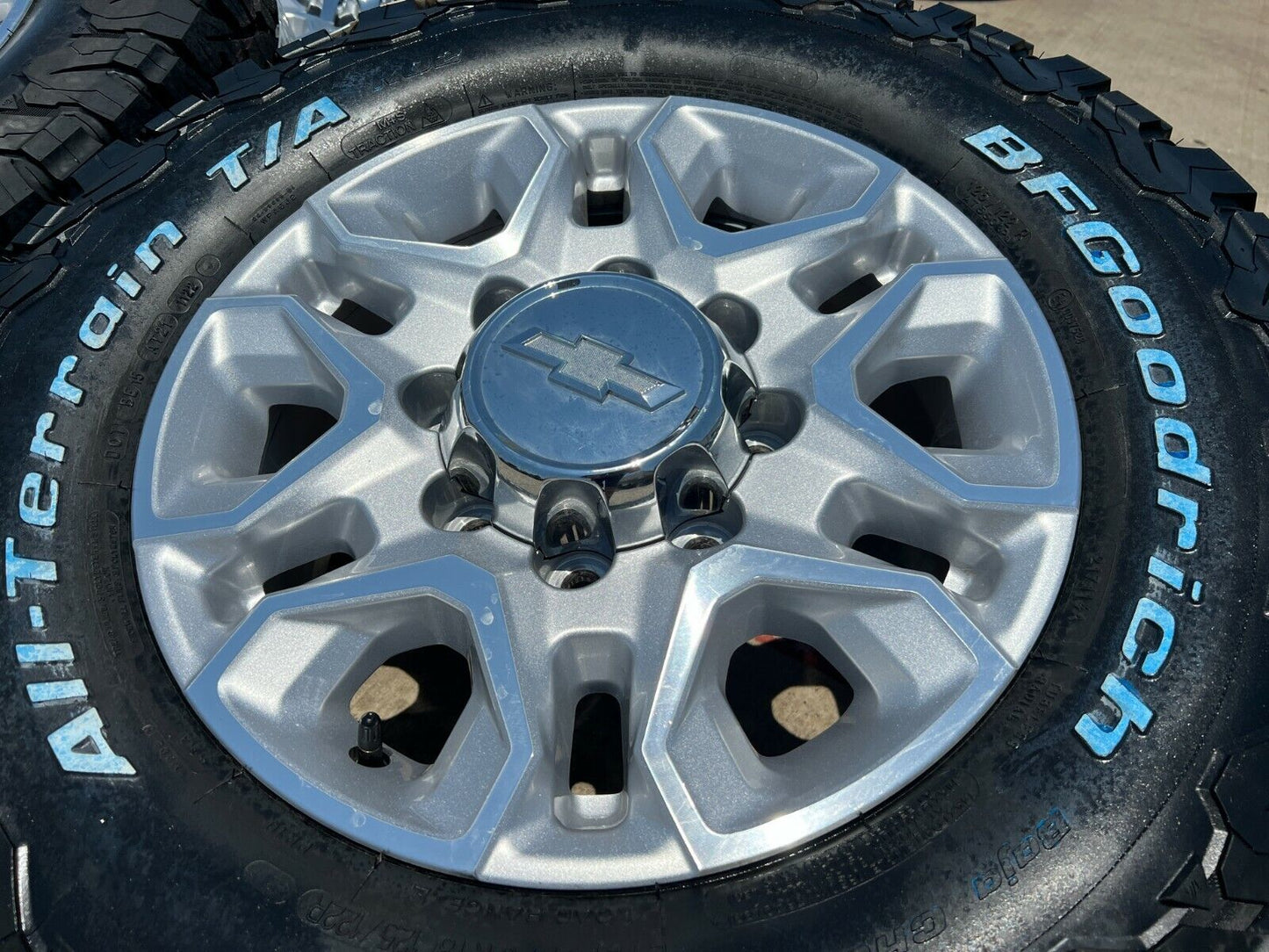 18" Chevy Silverado Trail Boss 2500 3500 OEM 5959 wheels rims 2024 2025 NEW BFG