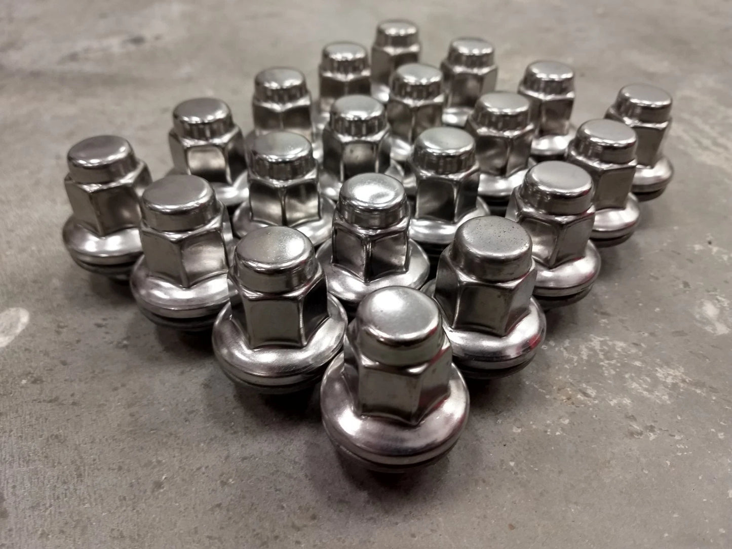 20) 14x1.5 OEM Toyota Tundra lug nuts washer polished LX570 Sequoia Land Cruiser