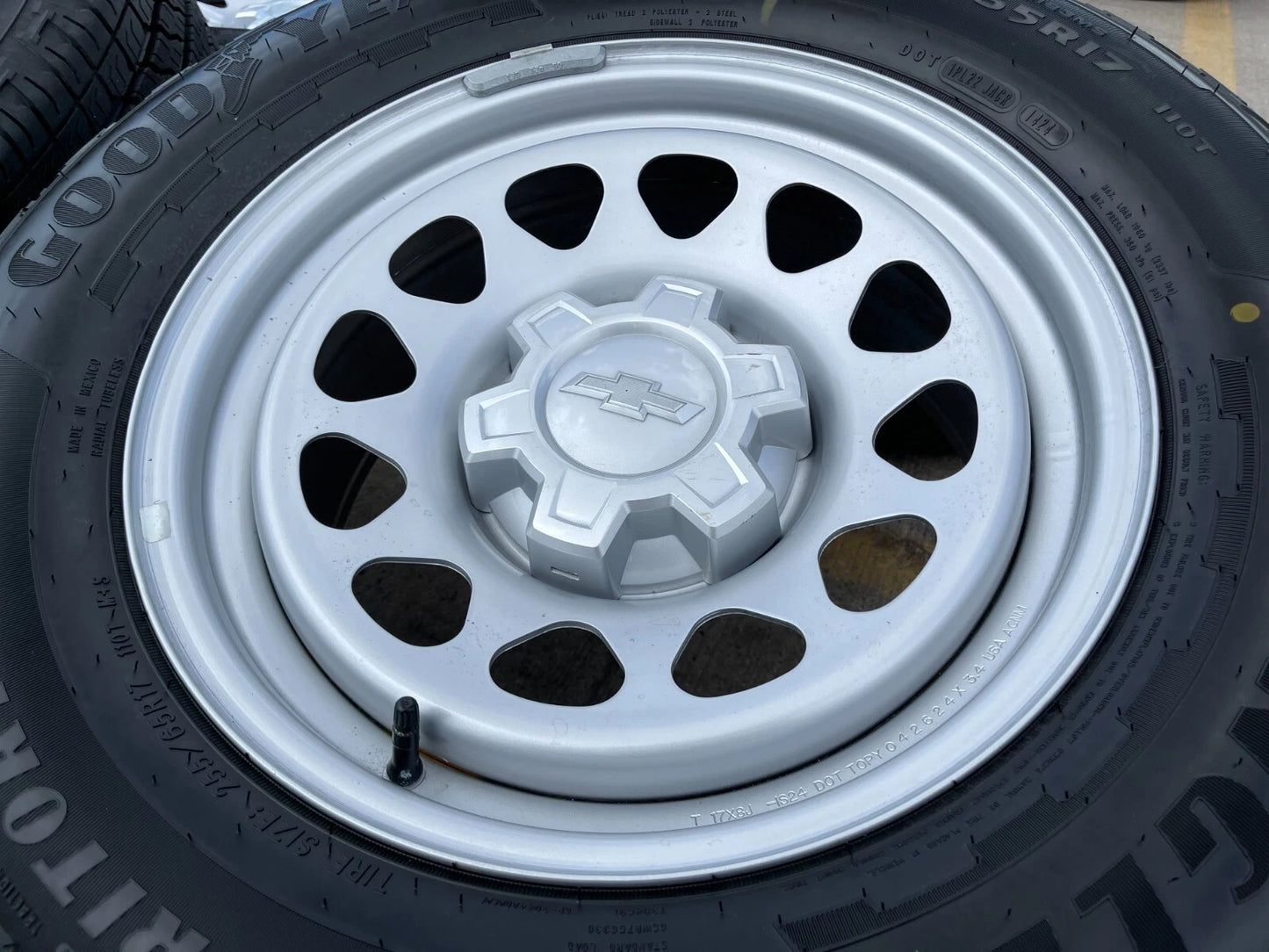 17" Chevy Colorado OEM wheels rims Silverado Suburban 8130 Canyon 2024 2025 NEW