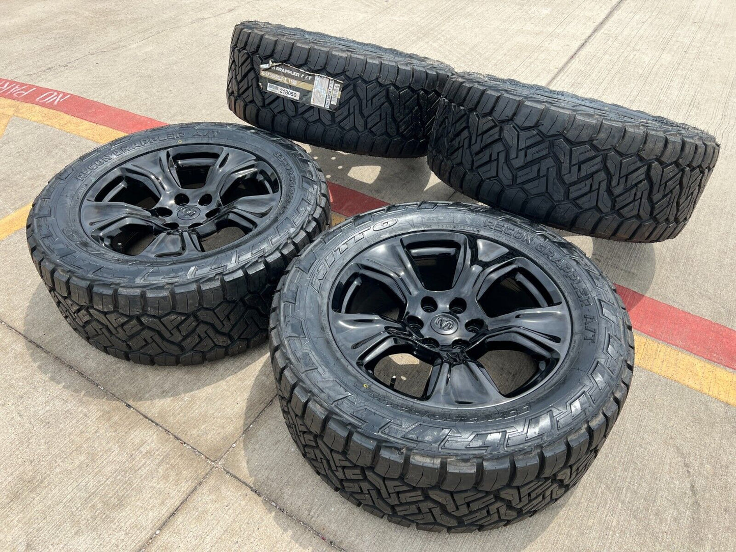20" Dodge Ram 1500 OEM Laramie wheels rims 2674 tires 2024 2025 NEW 33" NITTO