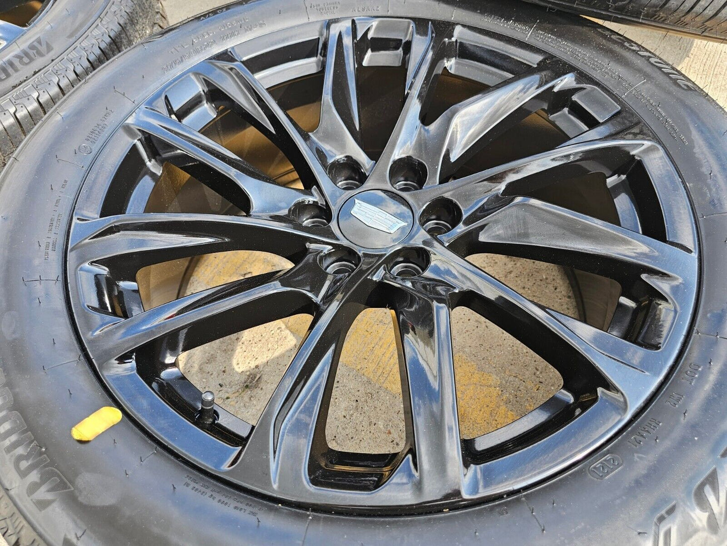 22" Cadillac Escalade Chevy Tahoe OEM Replica 95027 wheels rims 2023 2024 NEW
