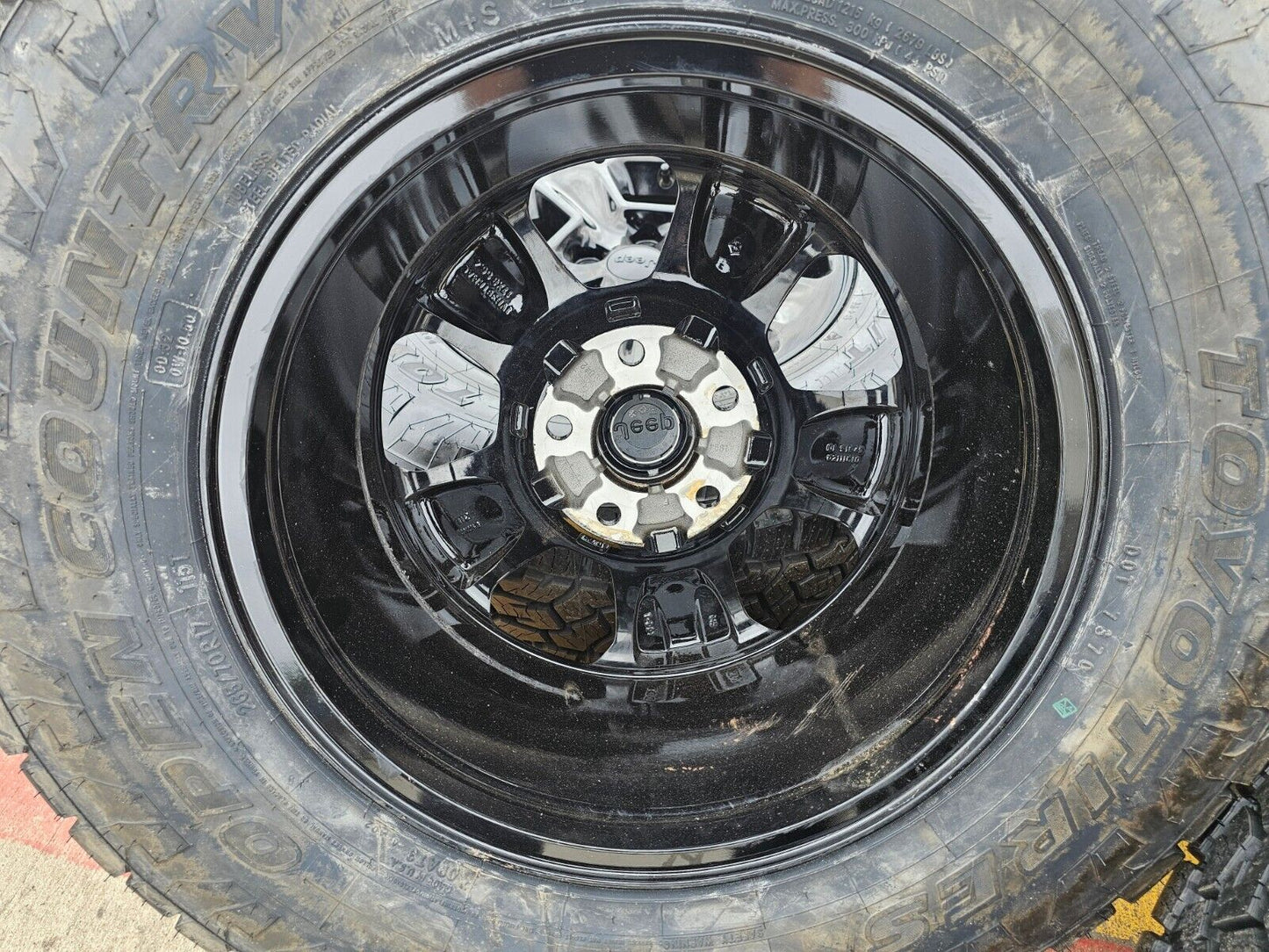 17" Jeep Grand Cherokee OEM wheels rims 9135 black TOYO tires A/T3 NEW