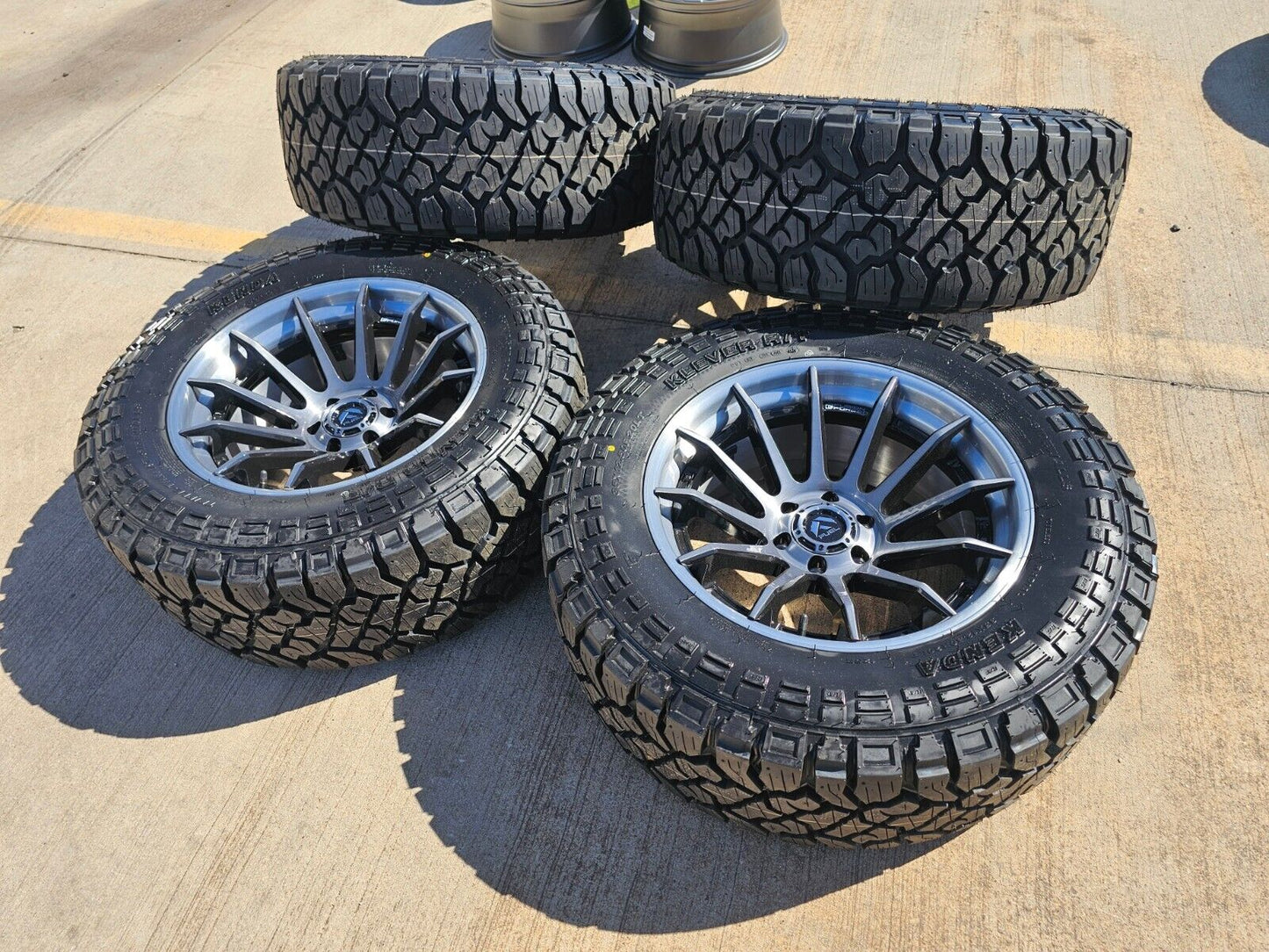 20x10 20" FUEL BURN FC403 Ford Expedition F-150 6x135 wheels rims tires 35" NEW!