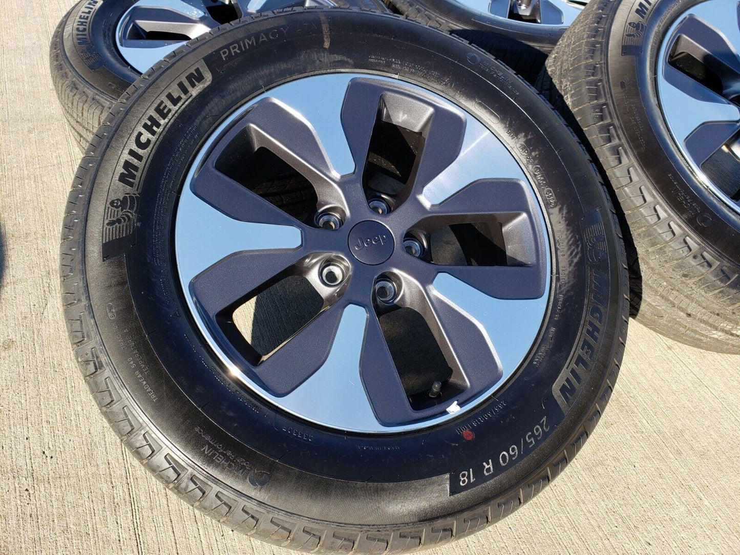 18" Jeep Grand Cherokee L OEM wheels rims 9308 Durango tires MICHELIN