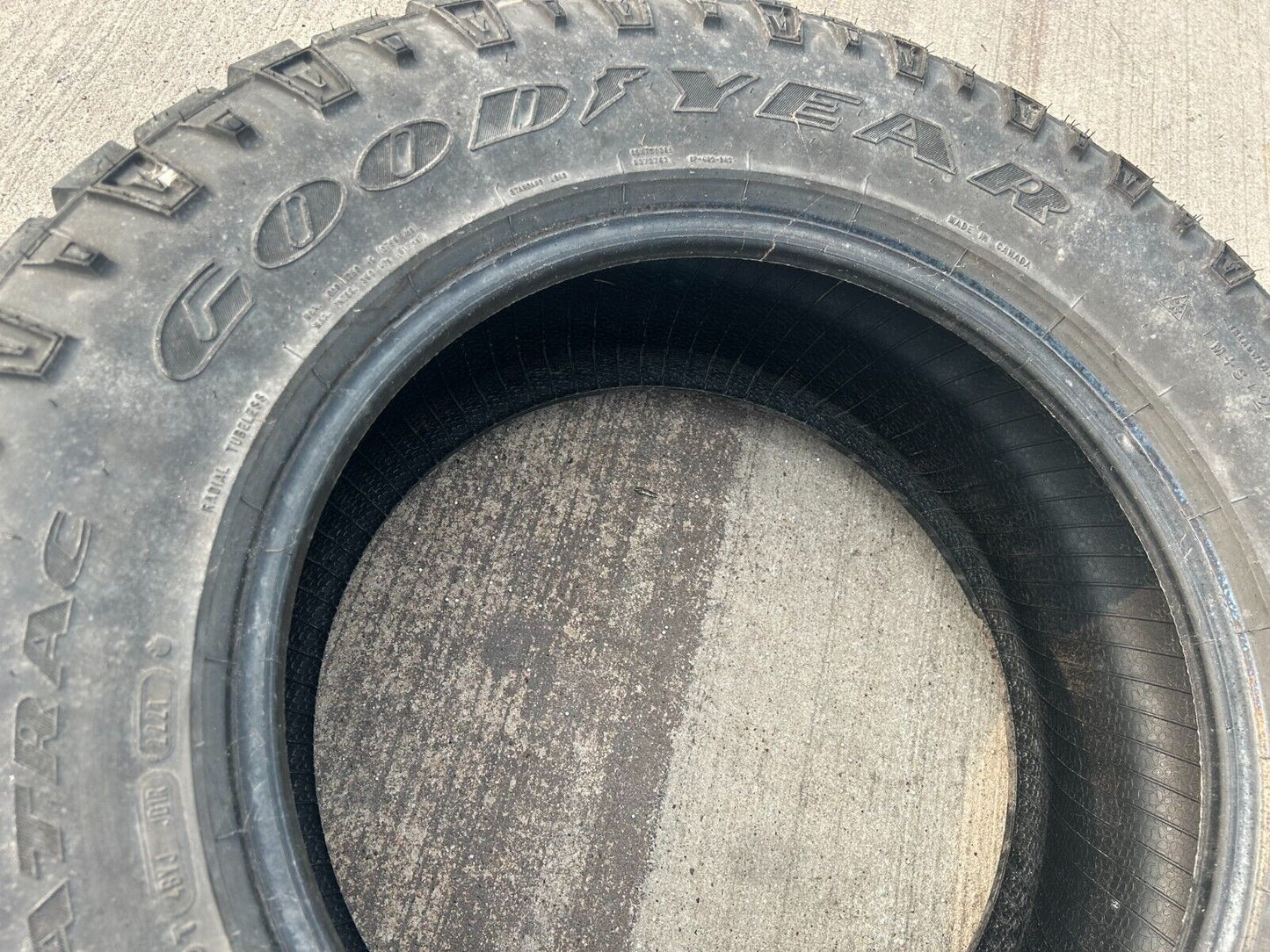 (1) 275/65/18 Goodyear Wrangler Duratrac tire