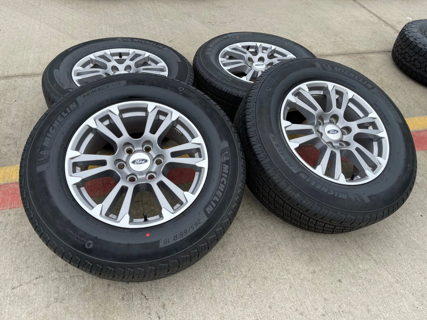 18" Ford F-150 Expedition OEM rims wheels 10001 tires NEW MICHELIN