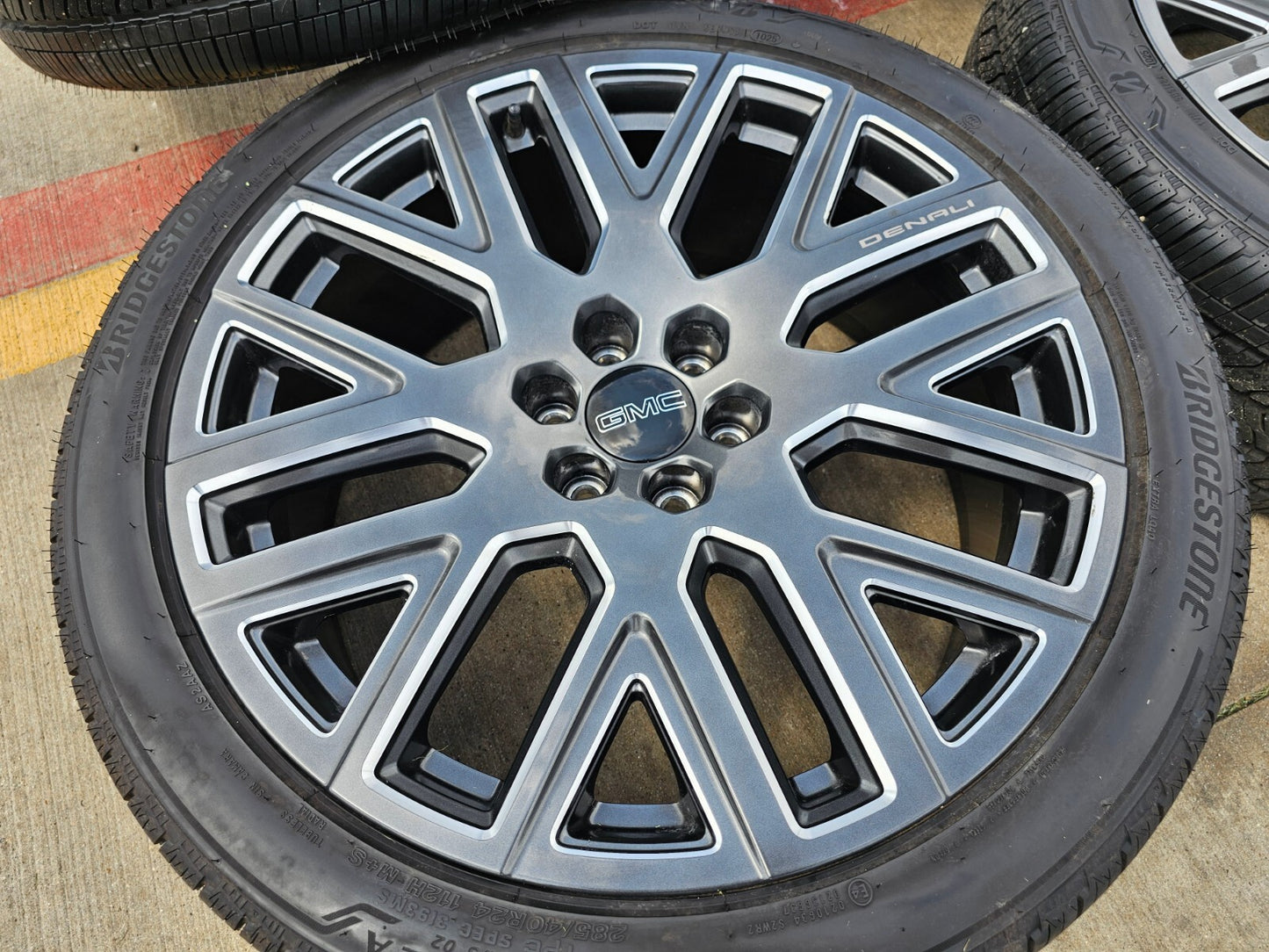 24" GMC Yukon Sierra DENALI OEM wheels rims tires 2022 2023 2024 2025 2026 NEW