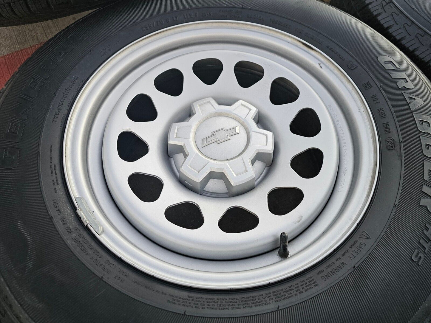 17" Chevy Silverado OEM wheels rims tires Tahoe Colorado 8130 GMC Canyon