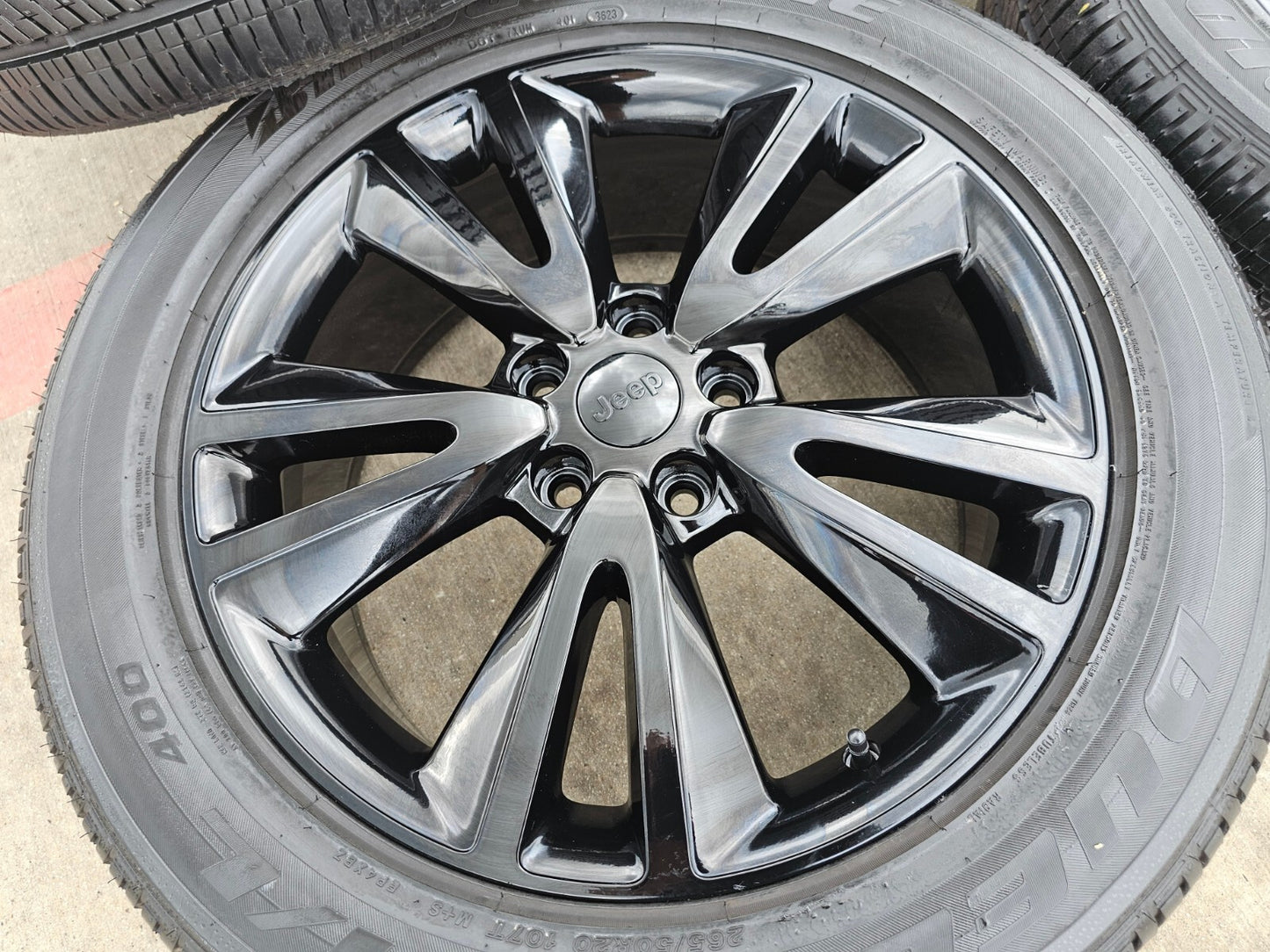 20" Jeep Grand Cherokee L OEM wheels rims 2393