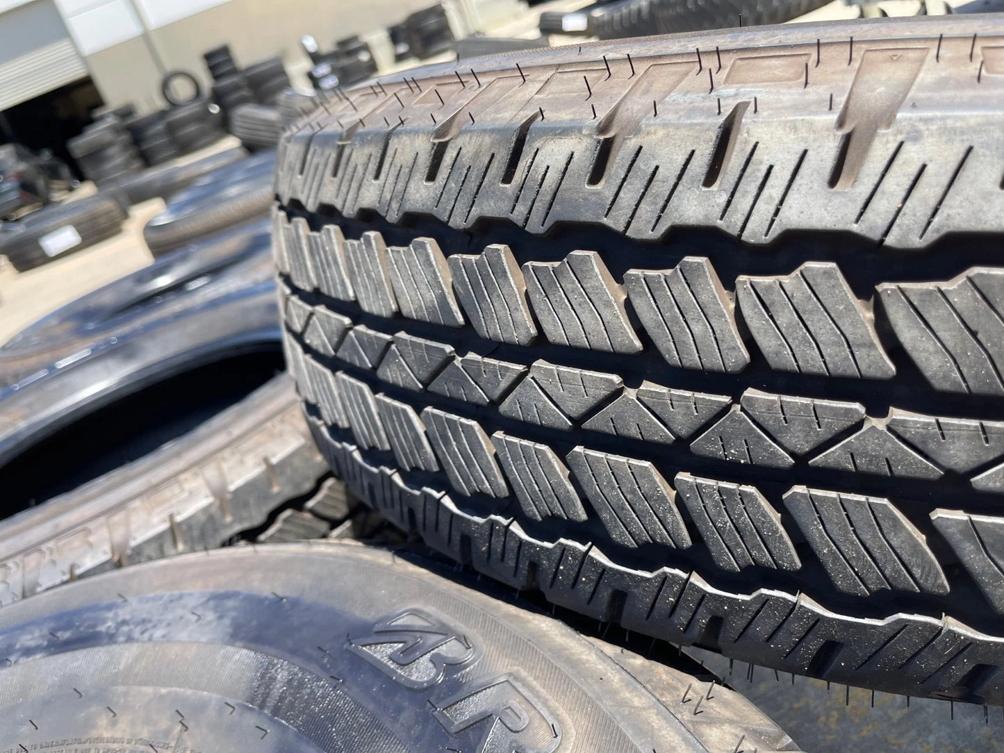 (5) 255/75/17 Bridgestone Dueler A/T tires Jeep Wrangler Ford Bronco