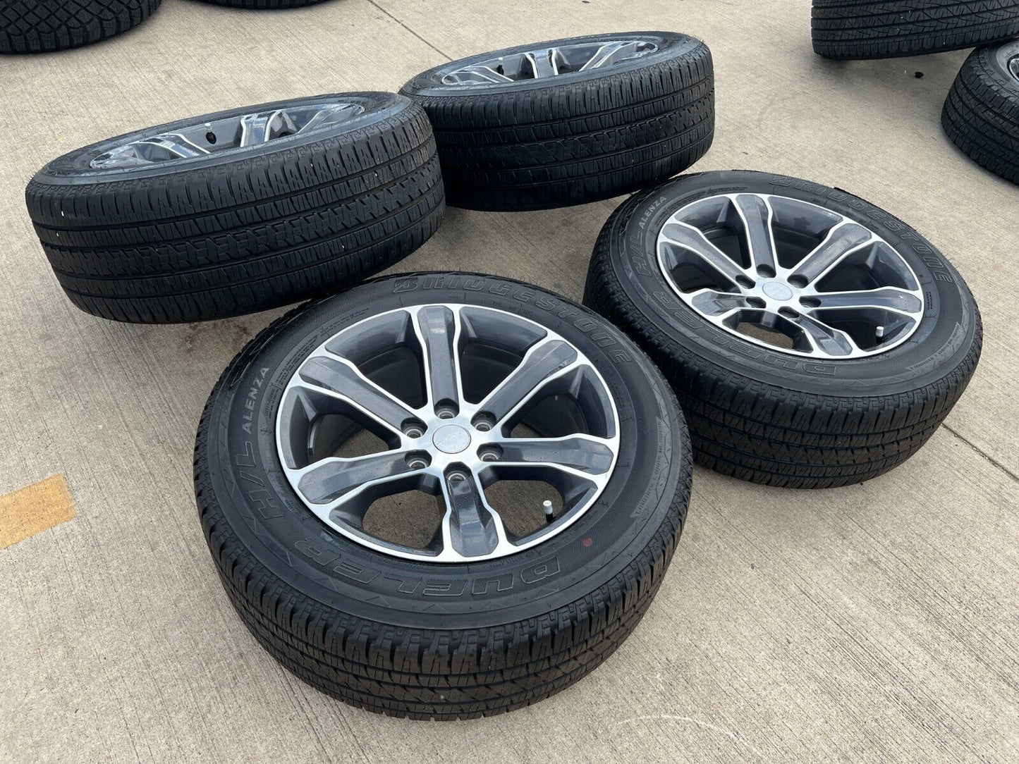 20" Jeep Grand Wagoneer OEM wheels rims 95262 Dodge Ram 1500 tires
