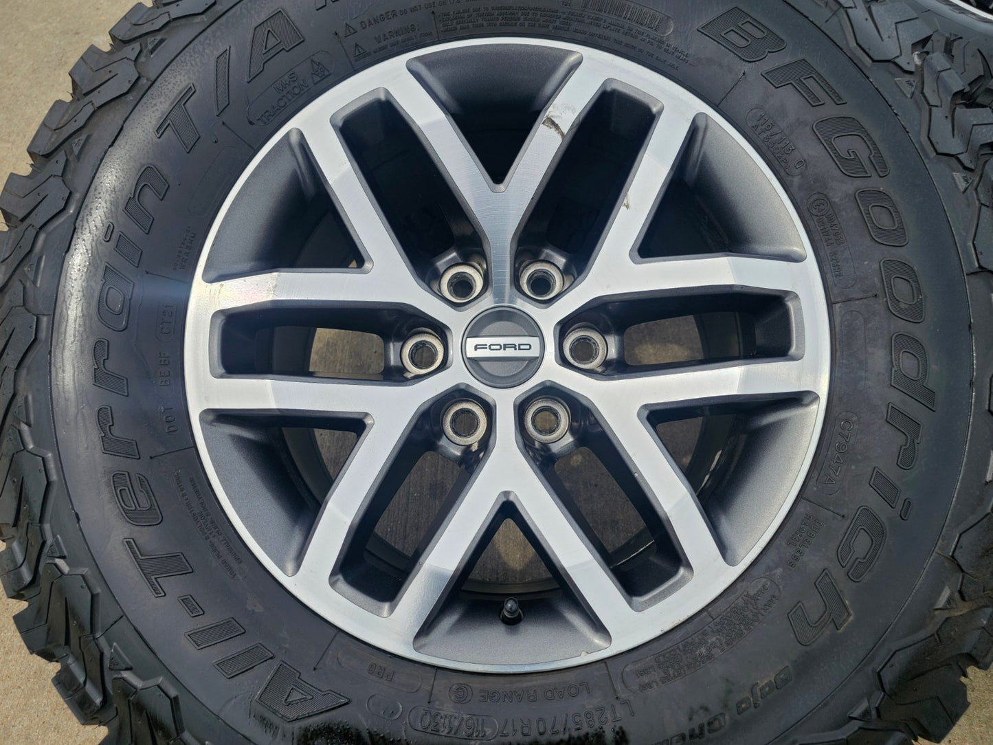 17" Ford F-150 Raptor OEM 10115 rims wheels tires BFG KO2 A/T 33"