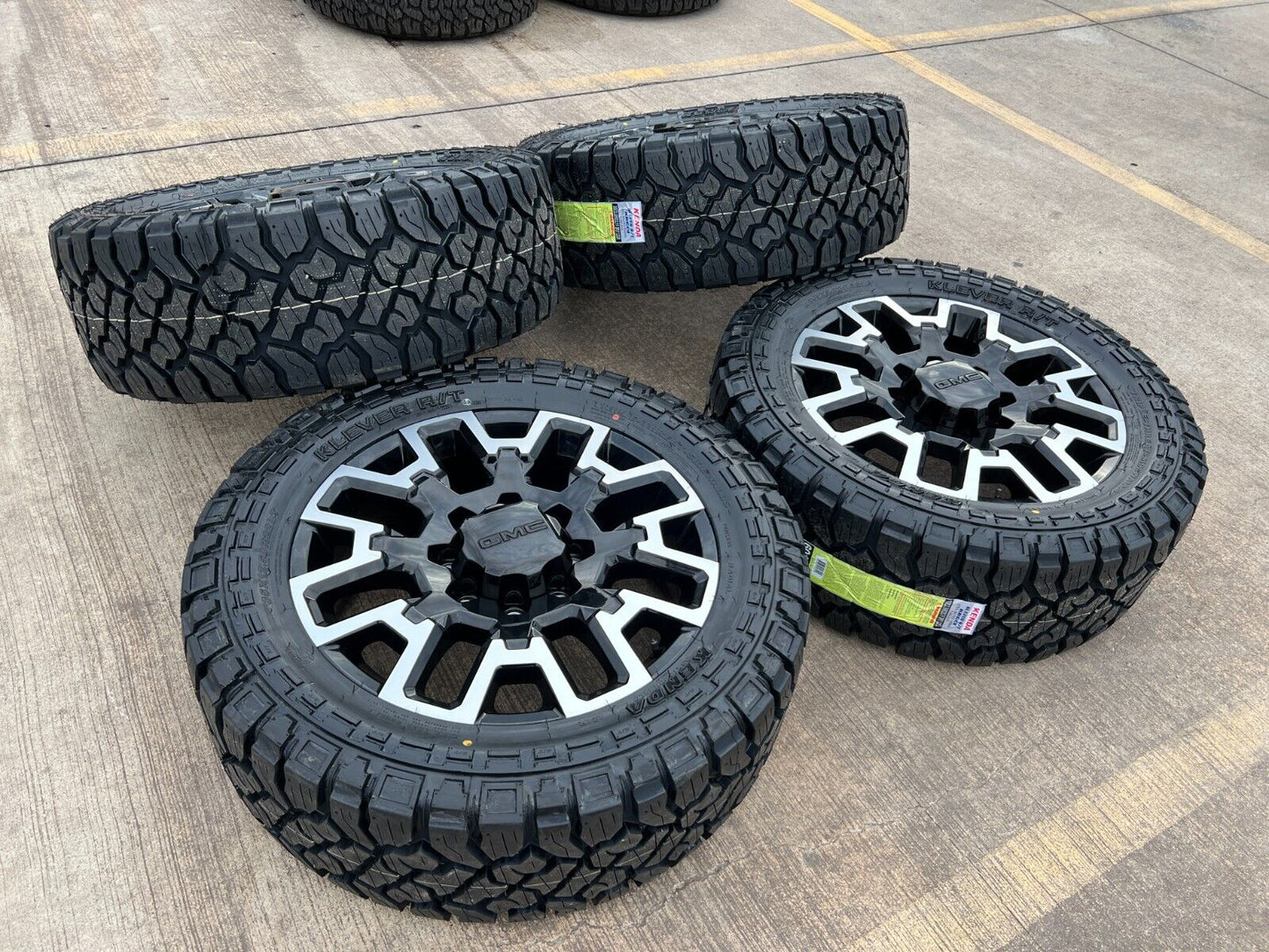 22" Chevy Silverado GMC Sierra 2500 OEM wheels rims 2024 2025 NEW R/T 35" tires