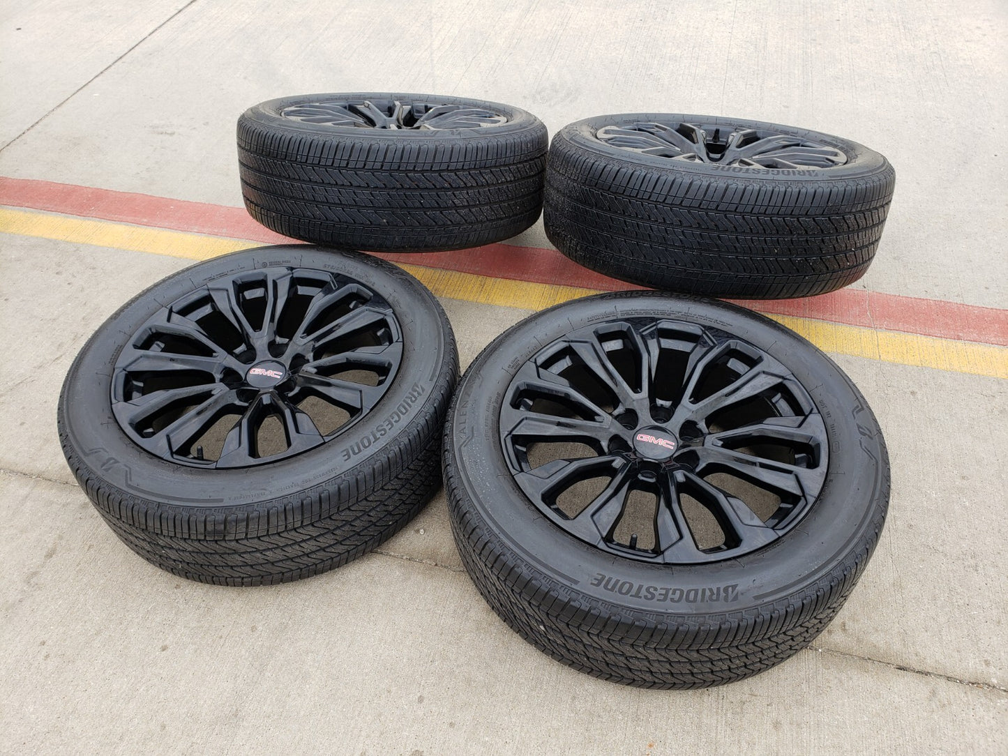 22" GMC Yukon Sierra Chevy Tahoe Silverado OEM wheels rims tires 97000 14025