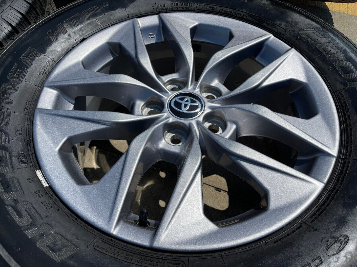 17" Toyota Sienna OEM wheels rims 69143 Rav4 CH-R tires 2021 2022 2023 2024 2025