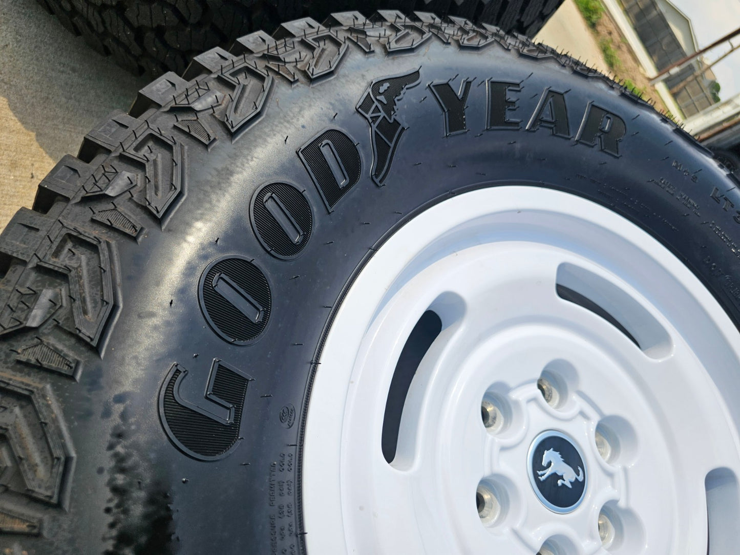 17" Ford Bronco HERITAGE Limited Edition wheels rims white 2025 2026 NEW 35"