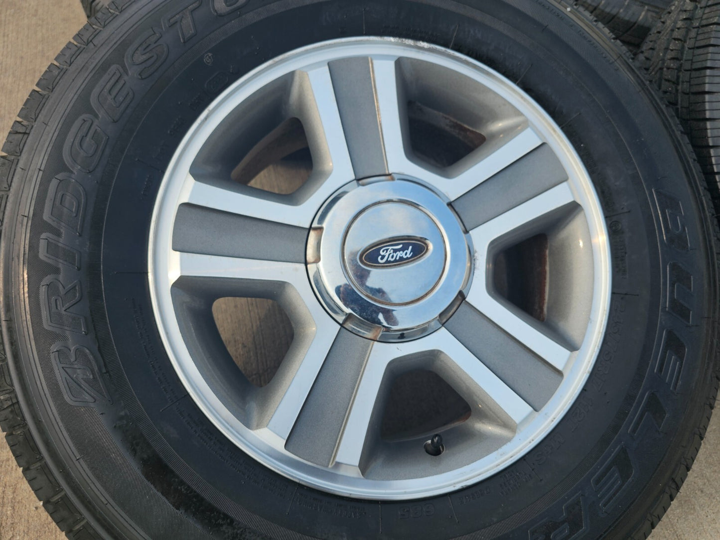 17" Ford F-150 Expedition OEM 3554 rims wheels tires BRIDGESTONE