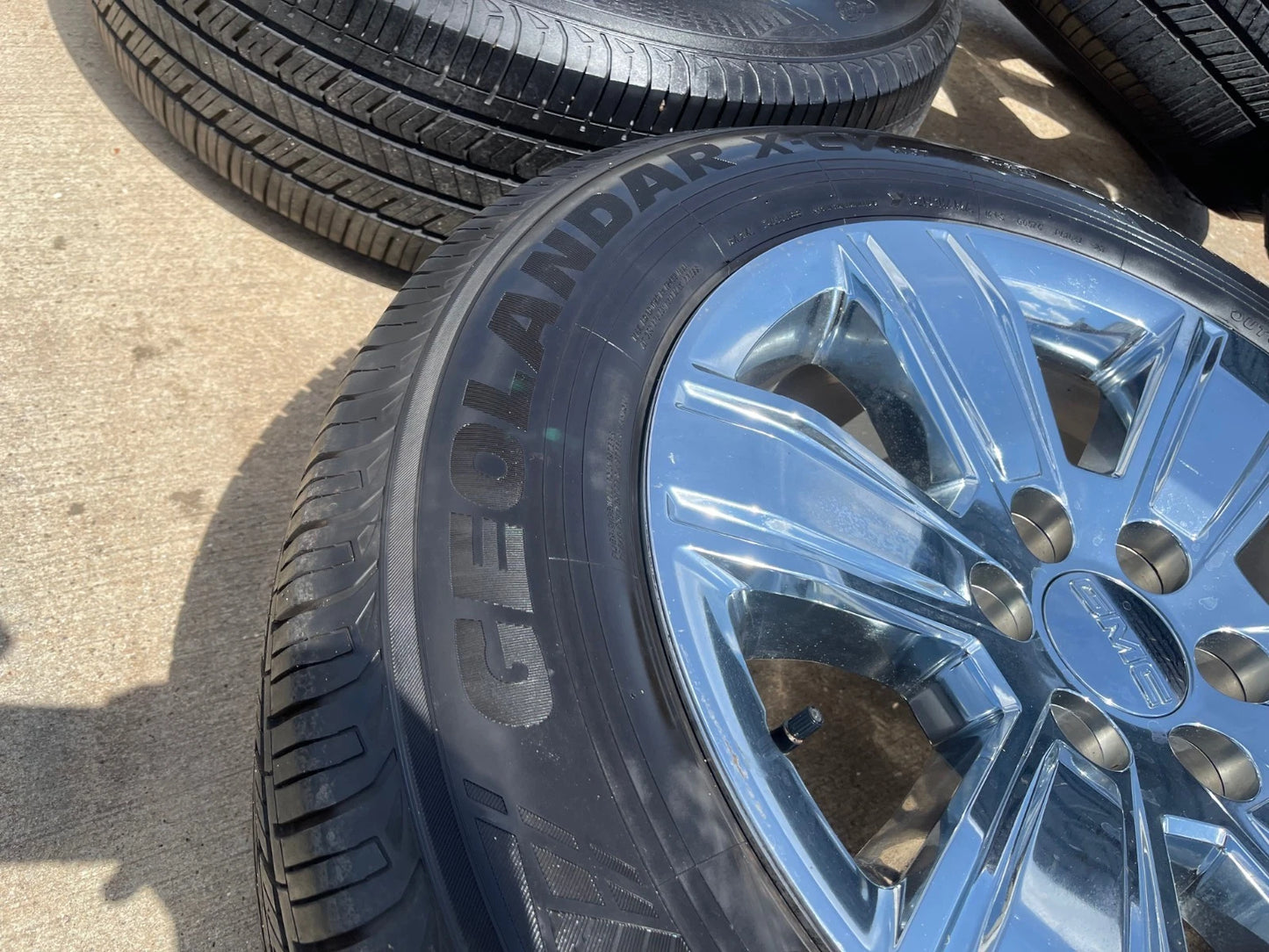 20" GMC Sierra Yukon DENALI OEM wheels rims 5752 chrome tires