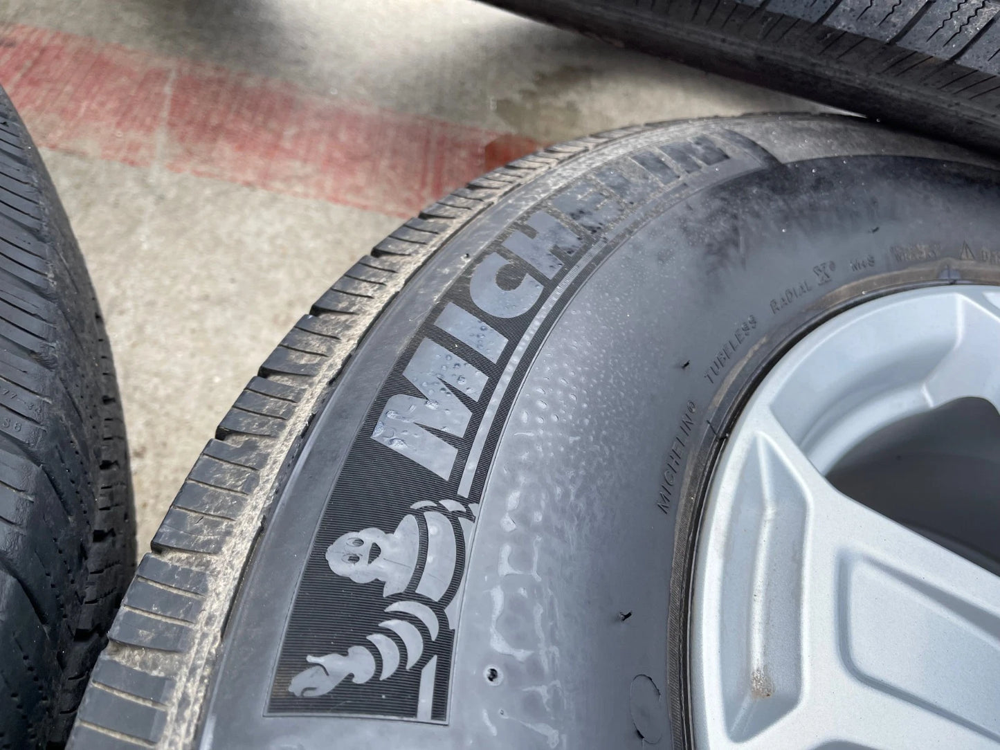 17" Jeep Wrangler Rubicon OEM wheels rims 9216 Gladiator tires MICHELIN