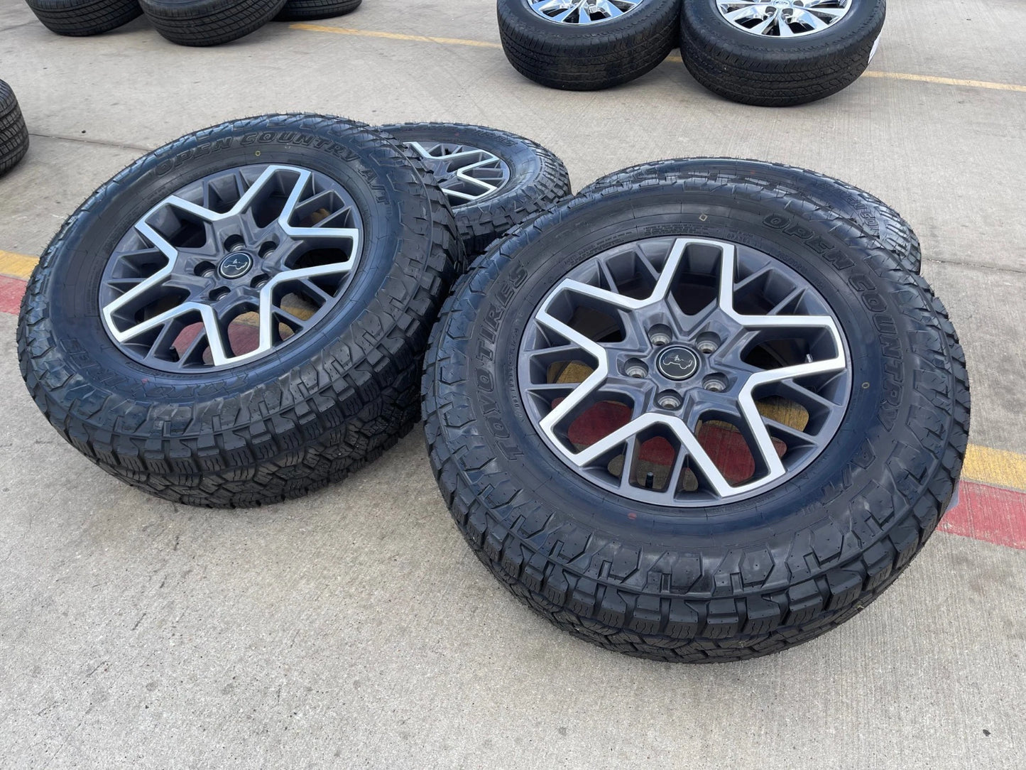 18" Jeep Grand Cherokee OEM wheels rims 51649 Wrangler Gladiator 2024 2025 NEW