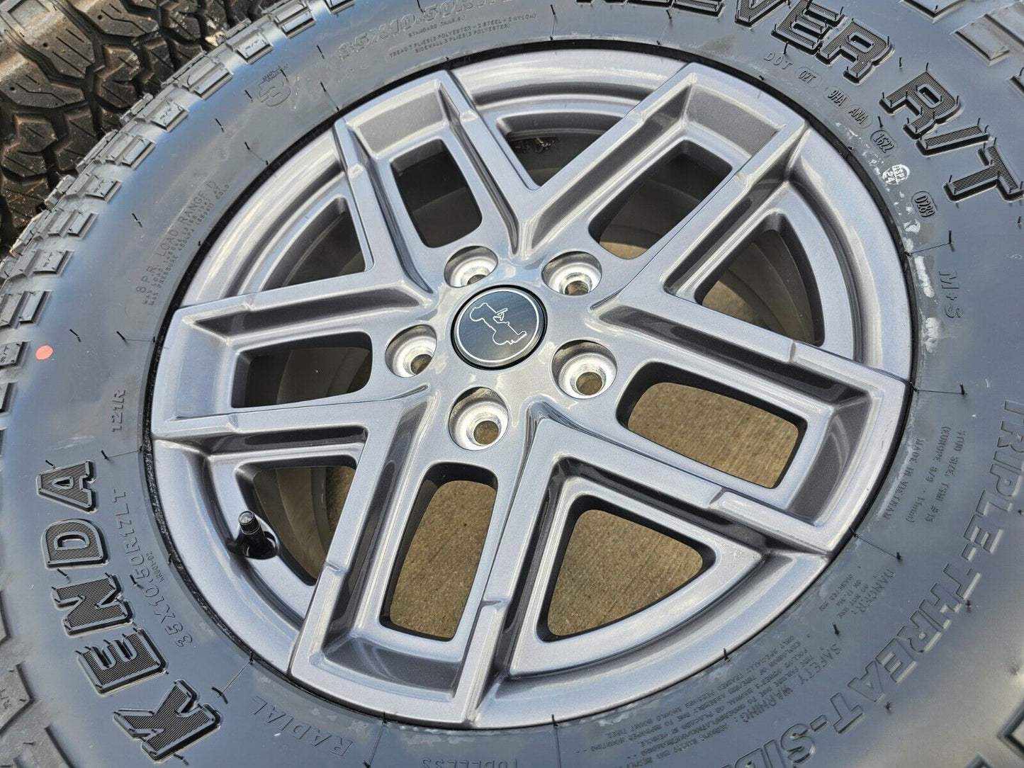 17" Jeep Wrangler Rubicon OEM wheels rims 51649 Gladiator tires NEW 35"