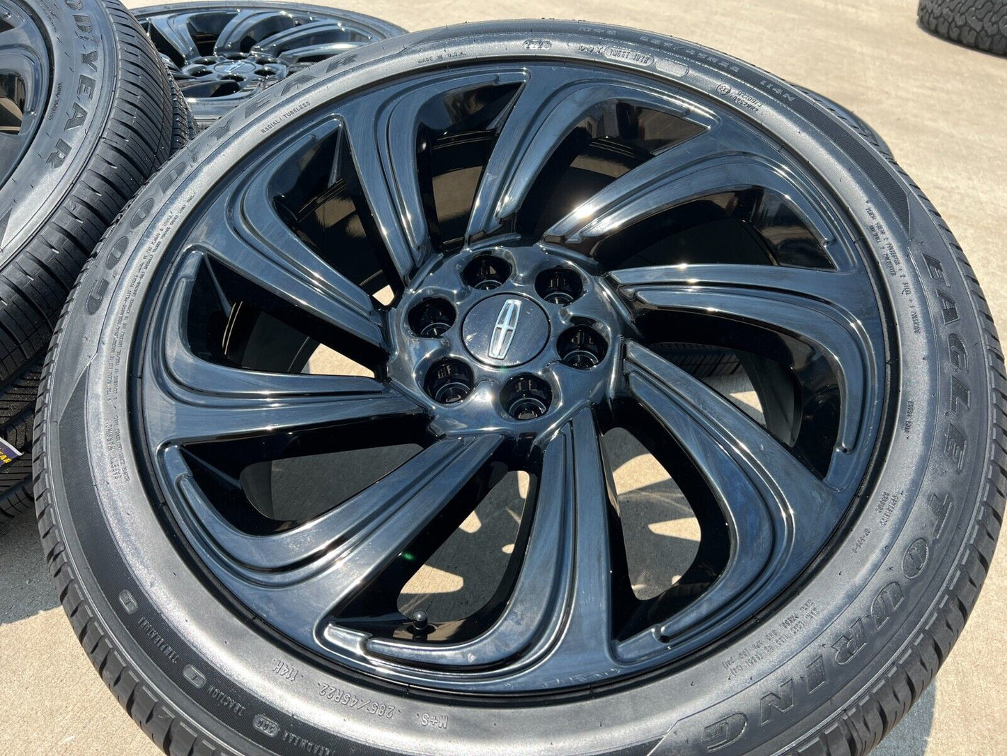 22" Lincoln Navigator OEM rims wheels Black Label tires 10497 2023 2024 2025 NEW