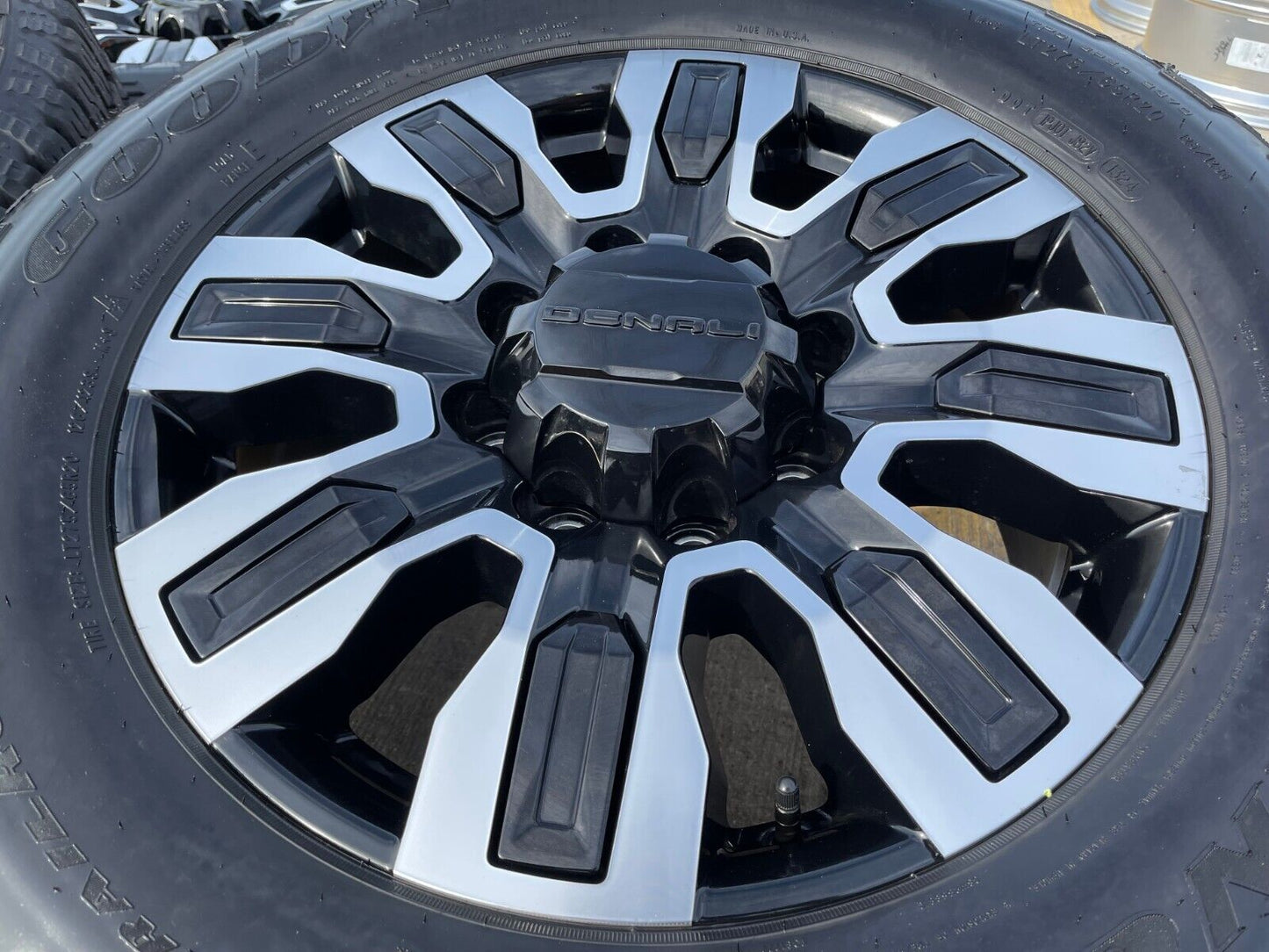 20" GMC Sierra DENALI ULTIMATE 2500 3500 OEM wheels rims 5958 Chevy 2023 2024