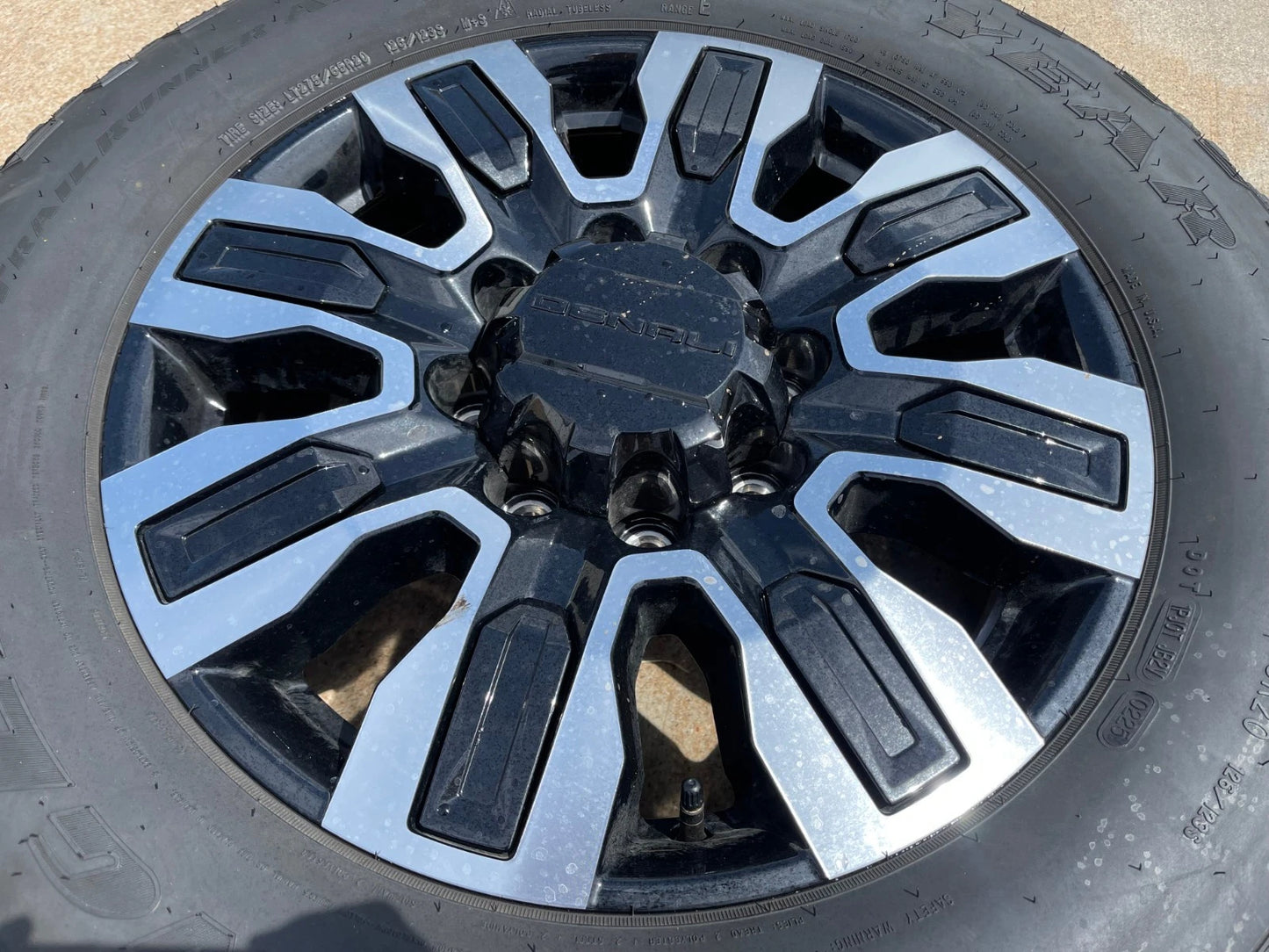 20" GMC Sierra DENALI ULTIMATE 2500 3500 OEM wheel rim 5958 Chevy Spare