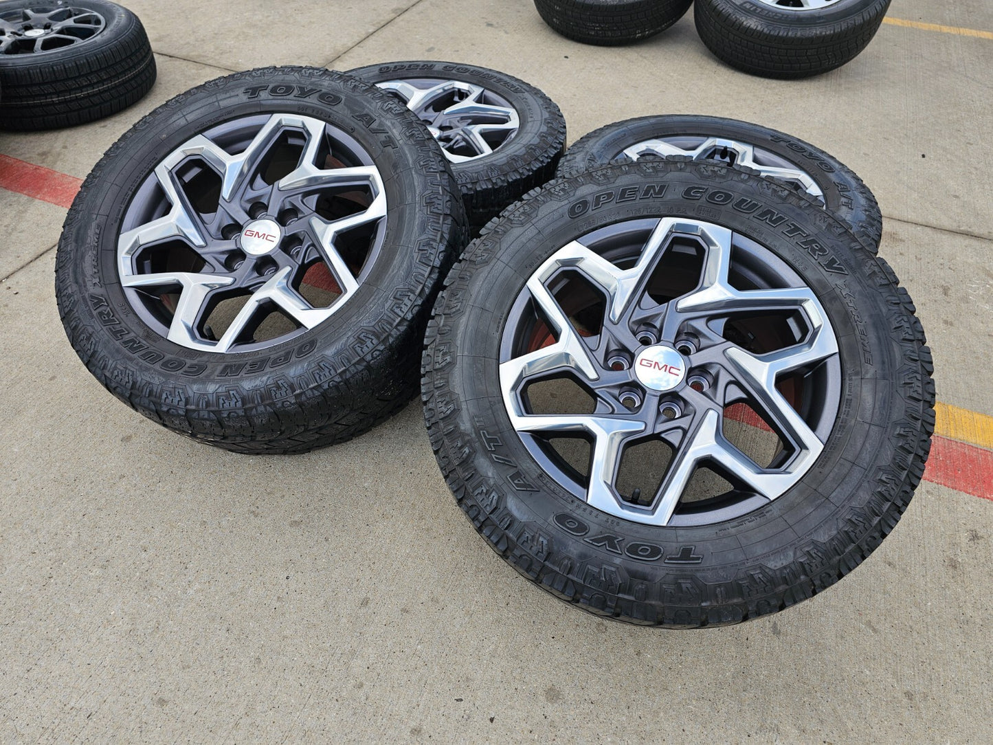 20" GMC Sierra Yukon AT4 Tahoe Silverado OEM wheels rims 95369 TOYO A/T2