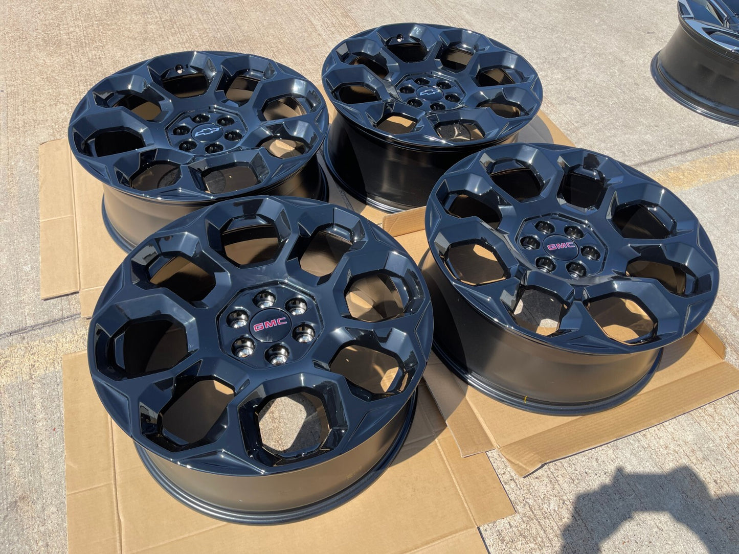 24" GMC Yukon Sierra Tahoe Cadillac Escalade V OEM wheels rims 2025 2026 NEW