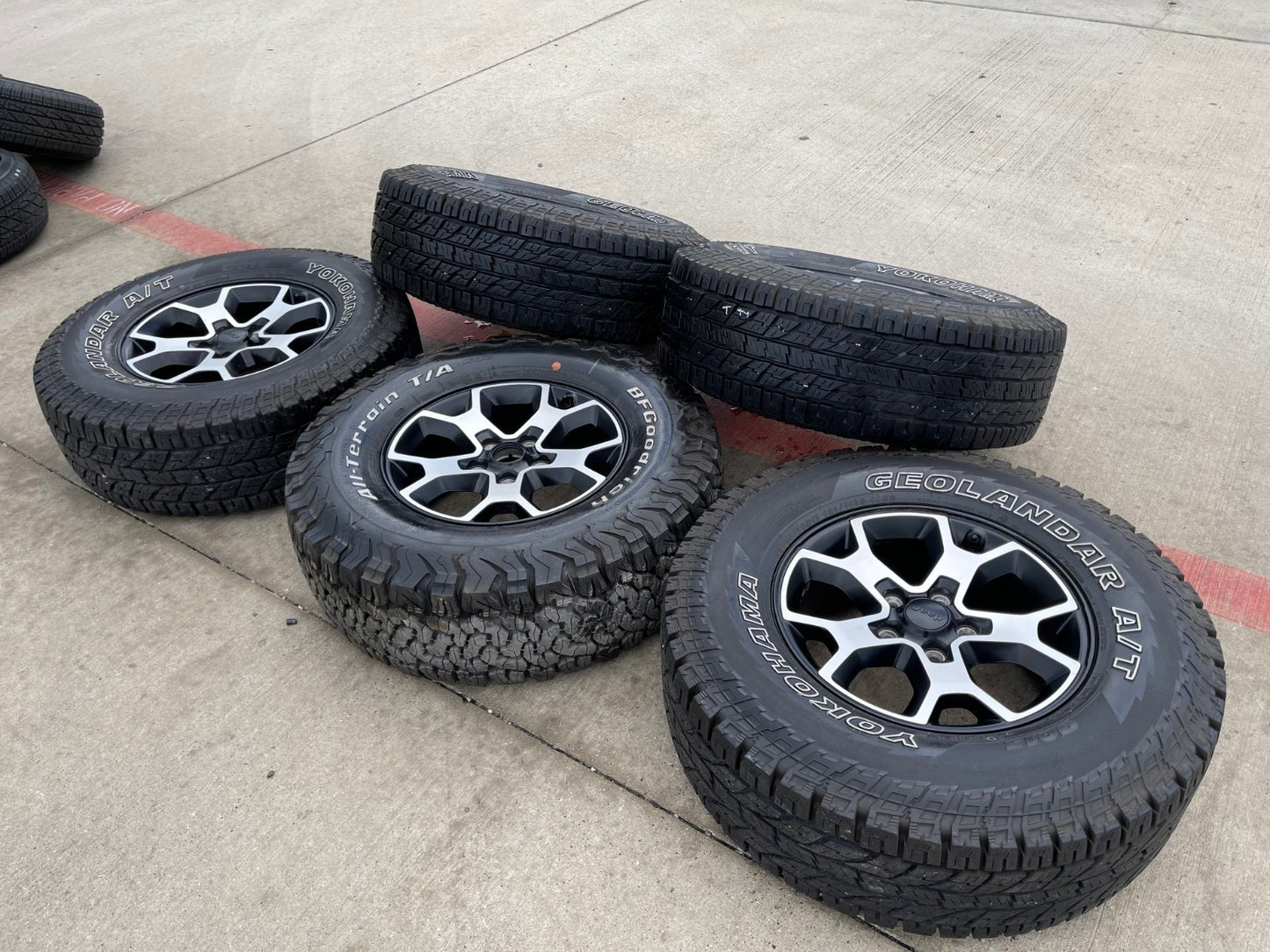 17" Jeep Wrangler Rubicon OEM 9218 Black wheels rims Gladiator 33"