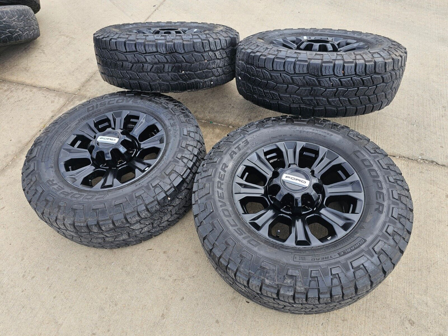 18" Ford F-250 F-350 OEM TREMOR black rims wheels 10097 tires COOPER 33"
