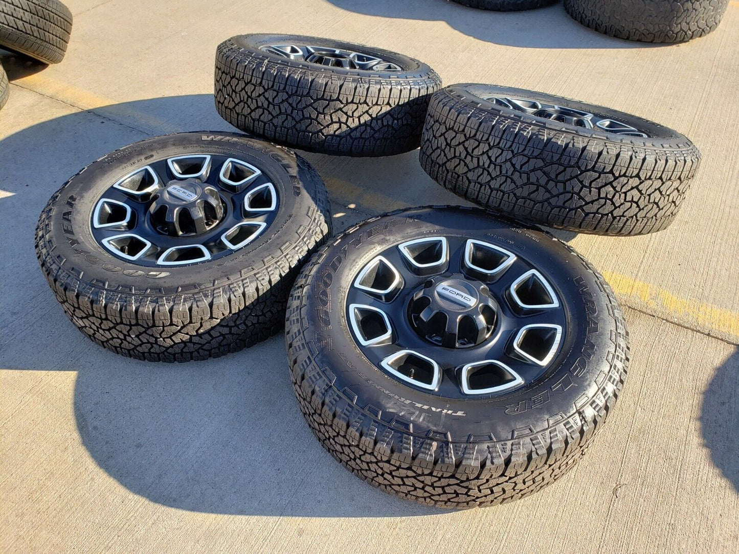 20" Ford F-250 F-350 OEM Lariat Platinum wheels rims 10486 A/T tires 2023 2024