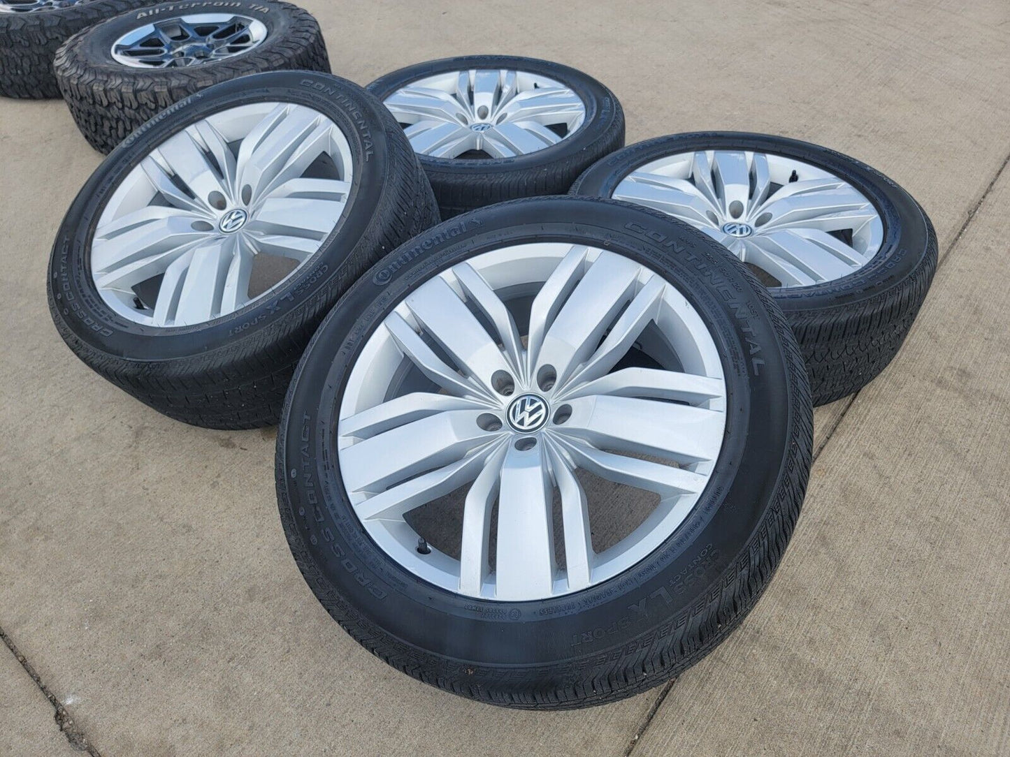 20" VW Atlas OEM wheels rims tires gray 70029 Audi Q7 Q8 2020 2021 2022 2023