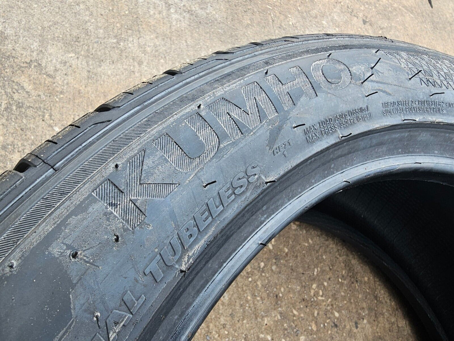 (1) 245/45/19 Kuhmo Crugen HP71 NEW
