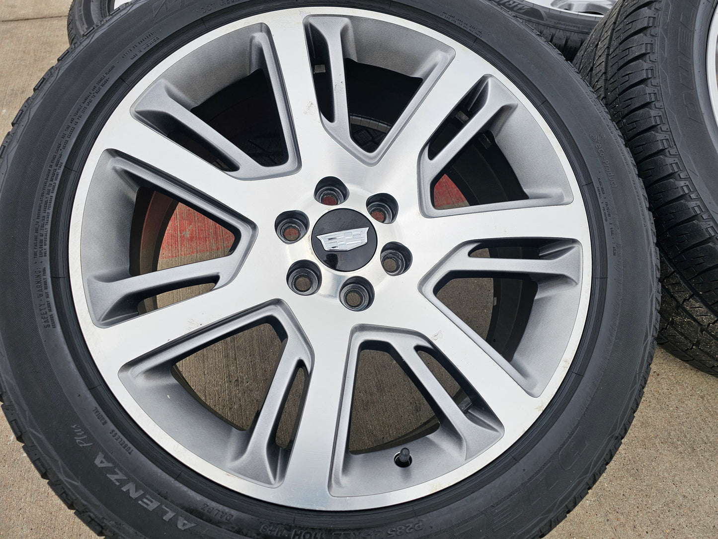 22" Cadillac Escalade Platinum OEM 4738 wheels rims tires