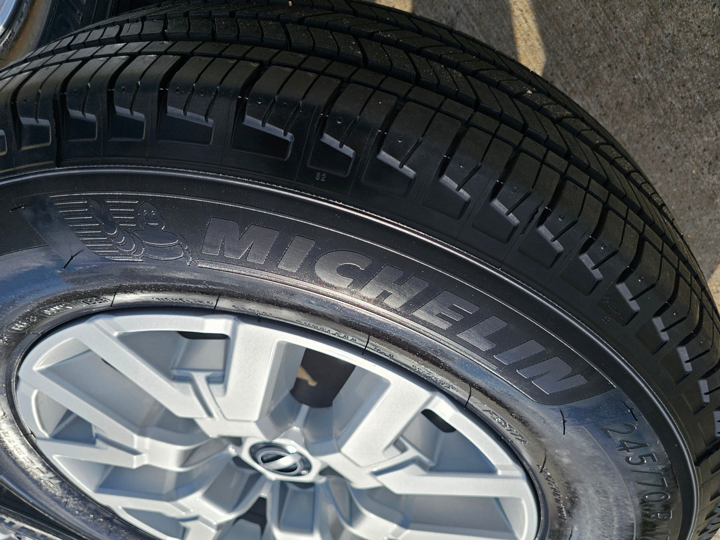 17" Nissan Frontier OEM Desert Runner 62832 wheels rims 2025 2026 NEW MICHELIN