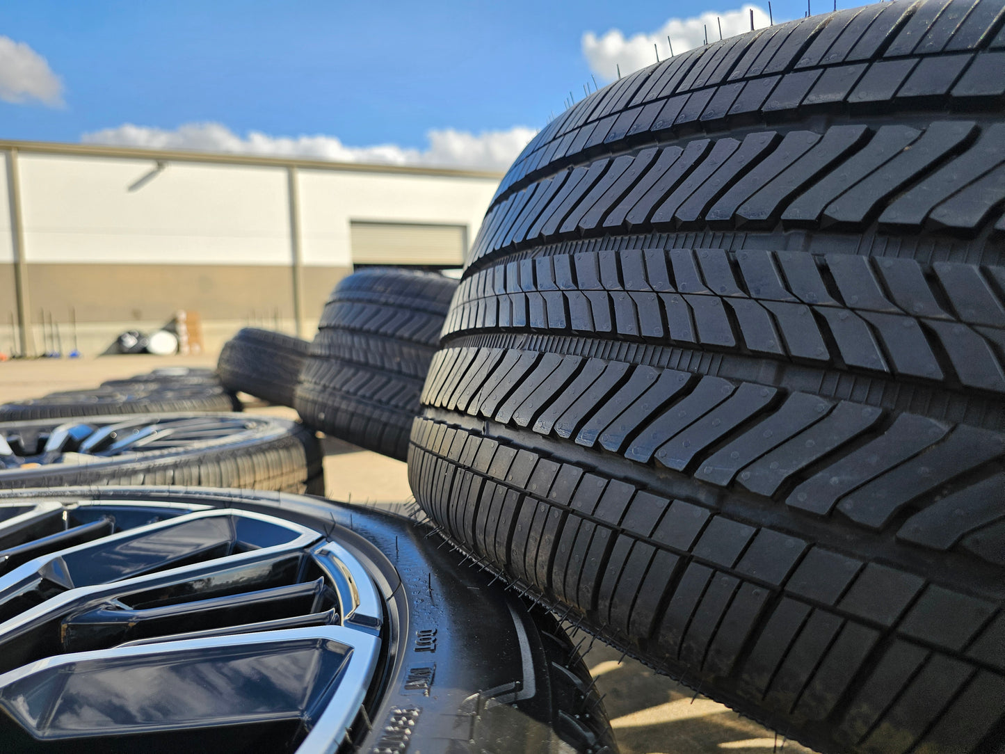24" Chevy Tahoe Suburban Silverado OEM High Country wheels rims 2025 2026 NEW
