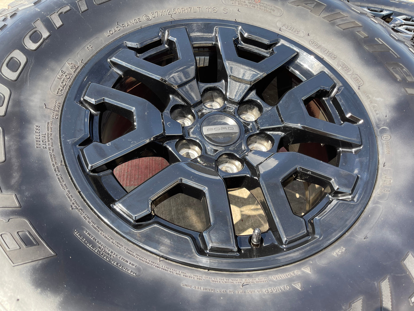 17" Ford F-150 Raptor Bronco OEM rims wheels 10461 tires 37" BFG