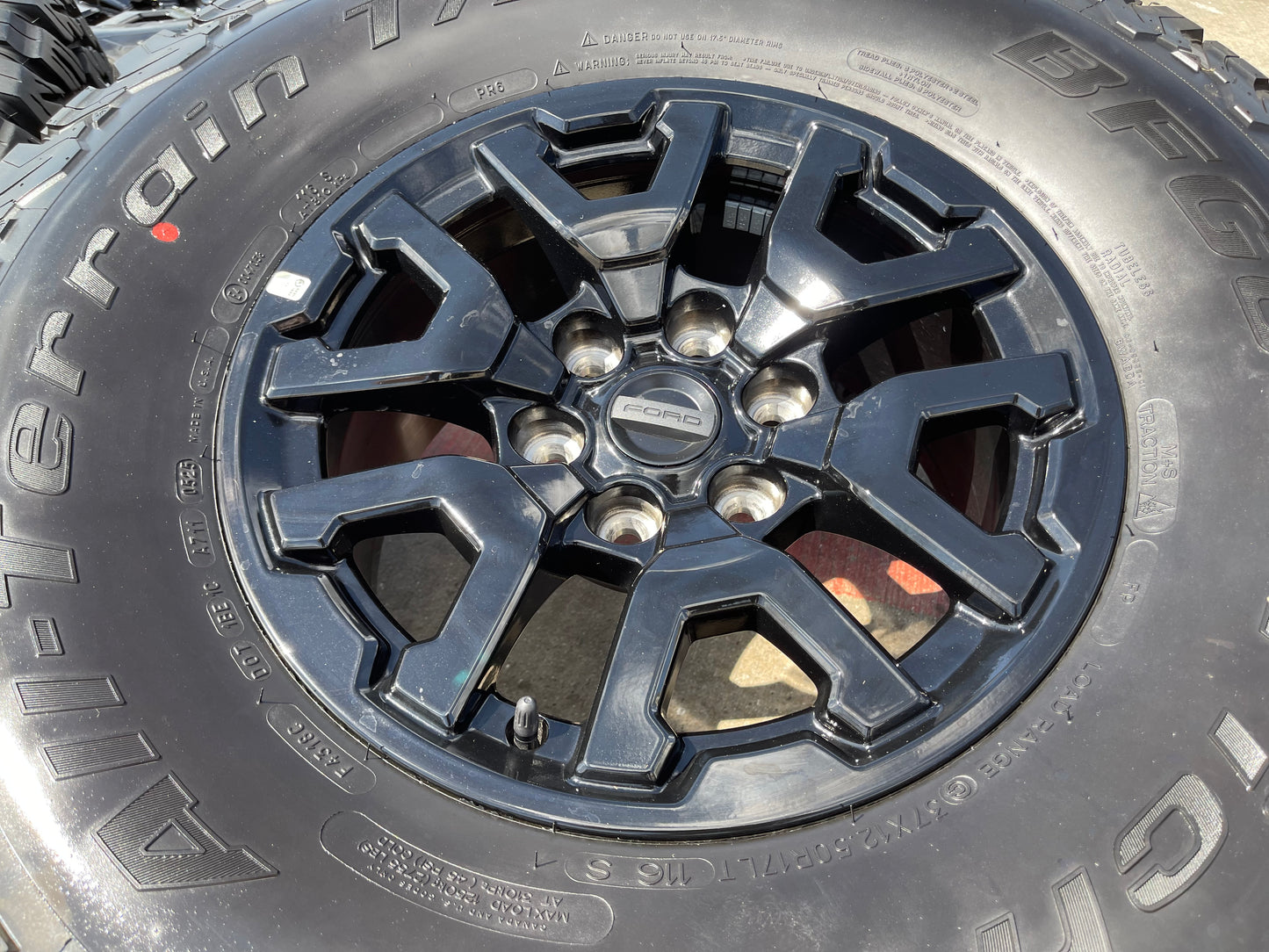 17" Ford F-150 Raptor Bronco OEM rims wheels 10461 tires 37" BFG