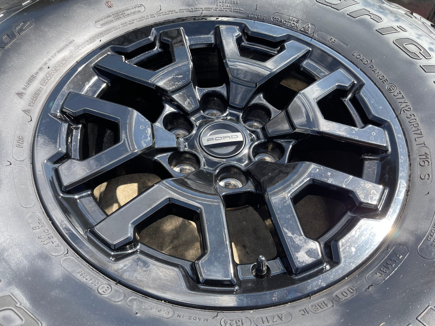 17" Ford F-150 Raptor Bronco OEM rims wheels 10461 tires 37" BFG