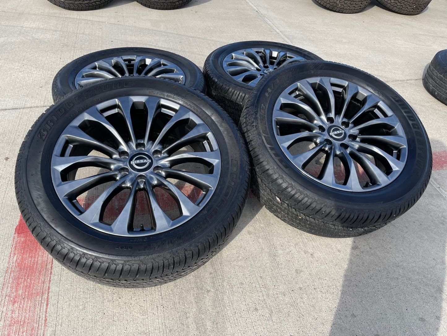 22" Infiniti QX80 QX56 Nissan Titan OEM wheels rims 62799 73770 tires