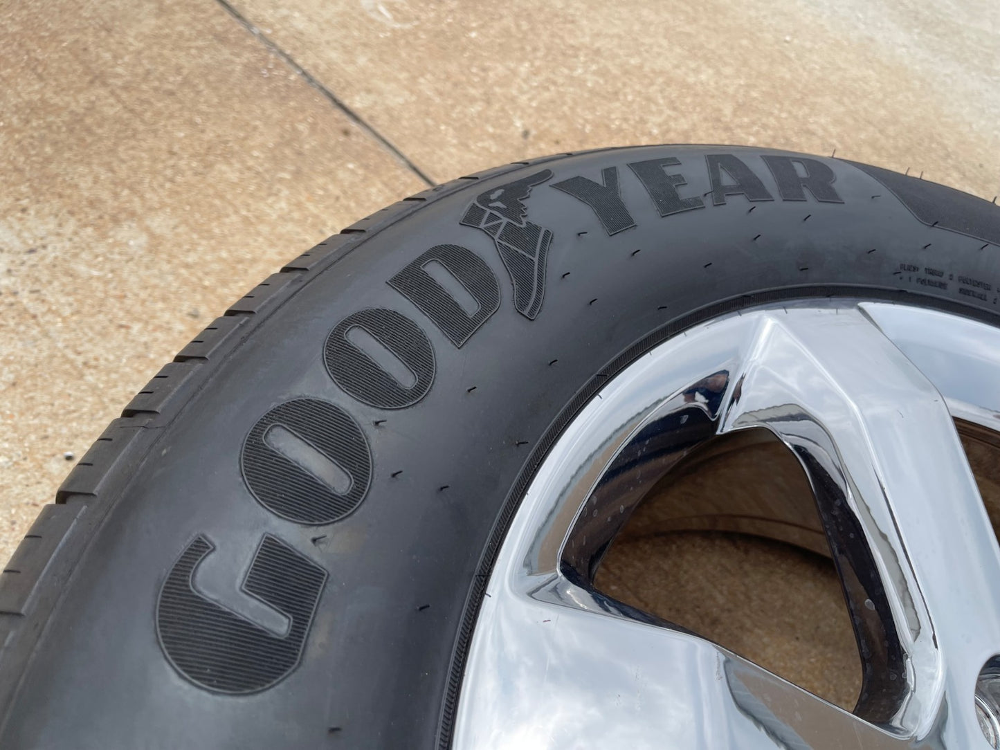 20" Ford F-150 OEM rim wheel CHROME 10347 Expedition spare GOODYEAR NICE