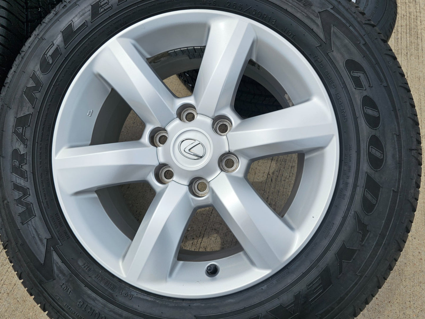 18" Lexus GX460 GX470 Tacoma 4Runner OEM wheels rims 74229 tires