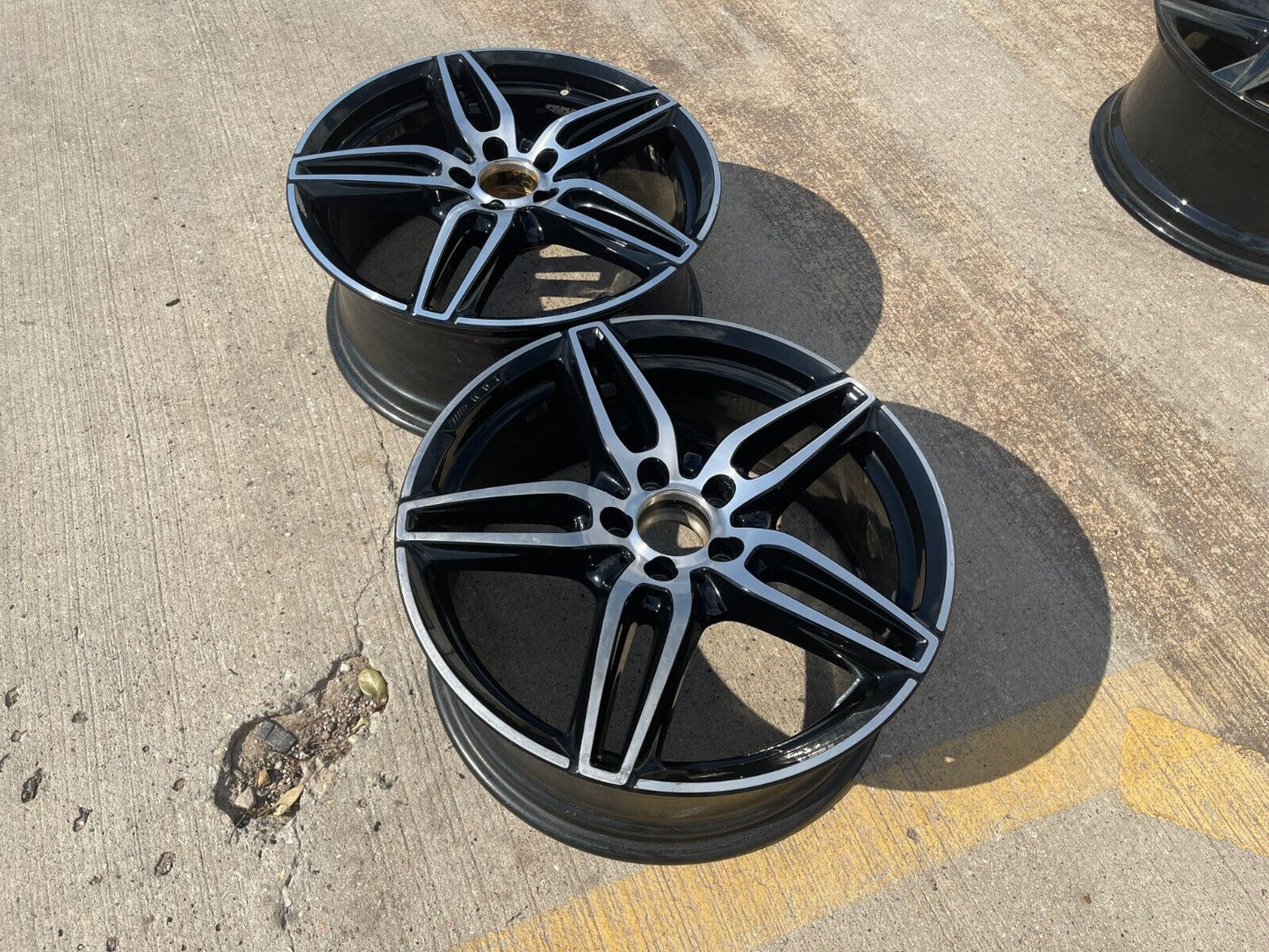 (1) 19" Mercedes C300 AMG OEM 85541 C63 Spare 2017 2018 2019 2020 2021 2022 2023